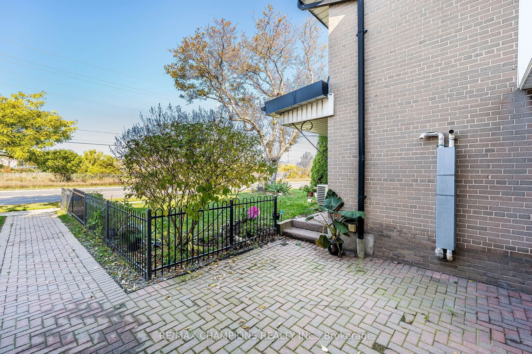 925 Bayly Street #17