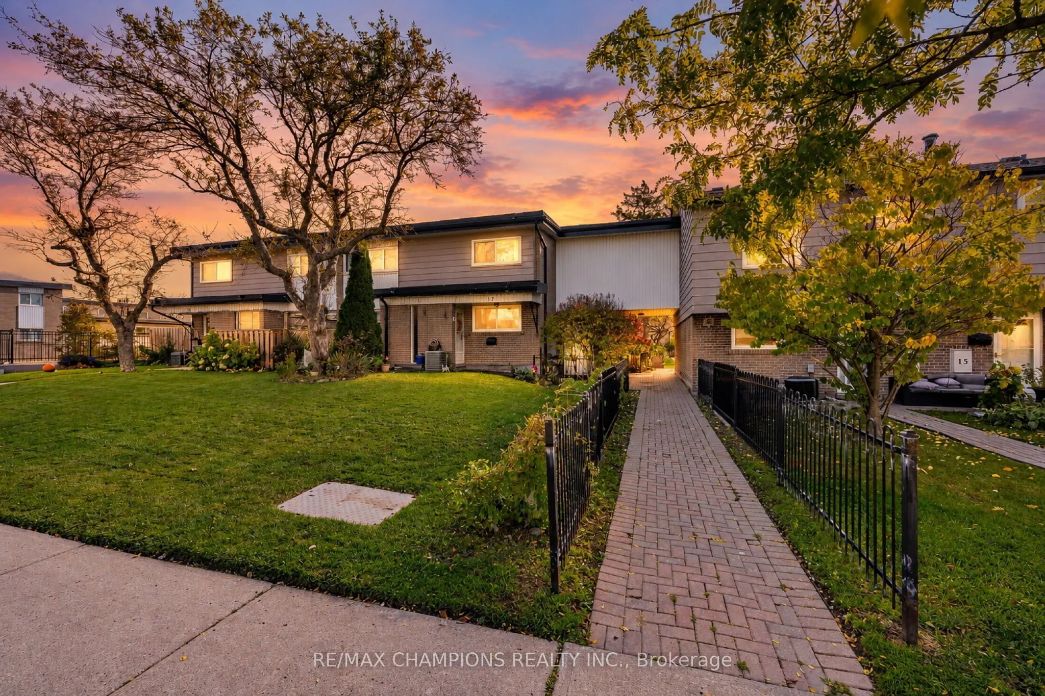925 Bayly Street #17