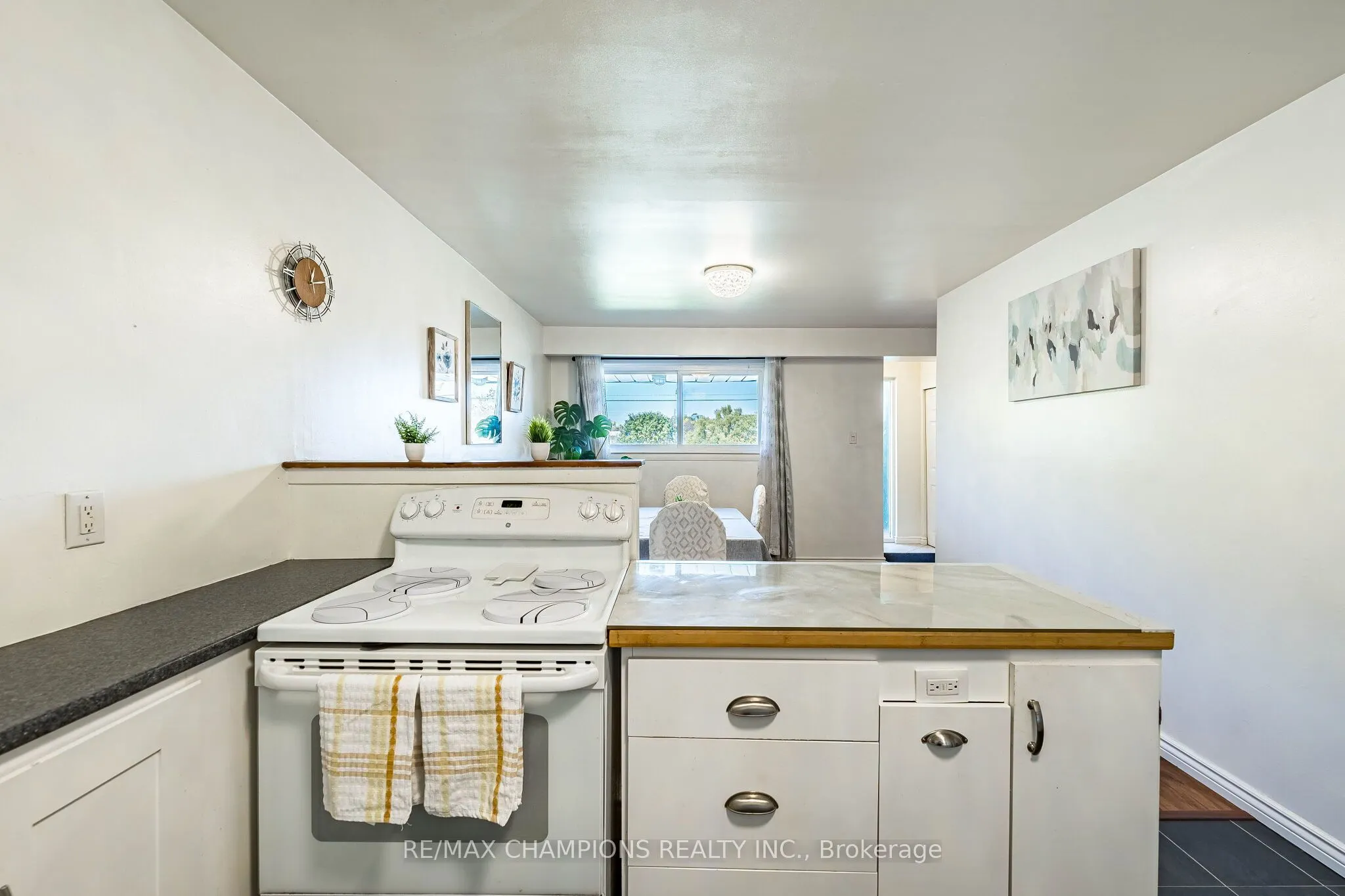 925 Bayly Street #17