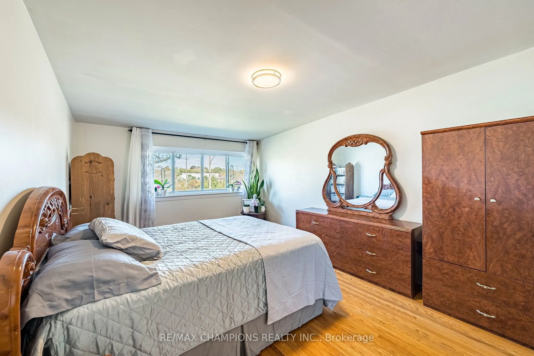 925 Bayly Street #17
