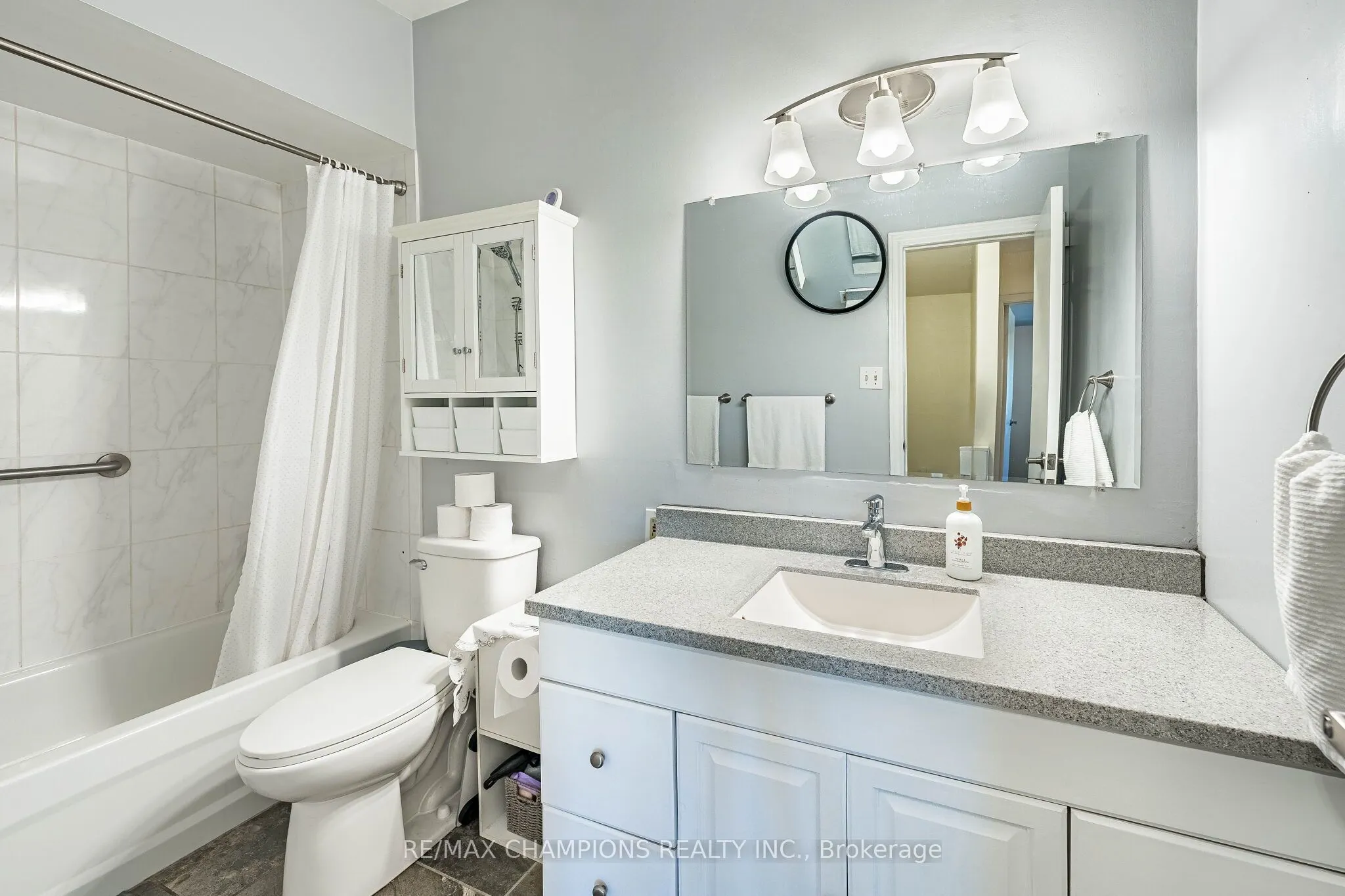 925 Bayly Street #17
