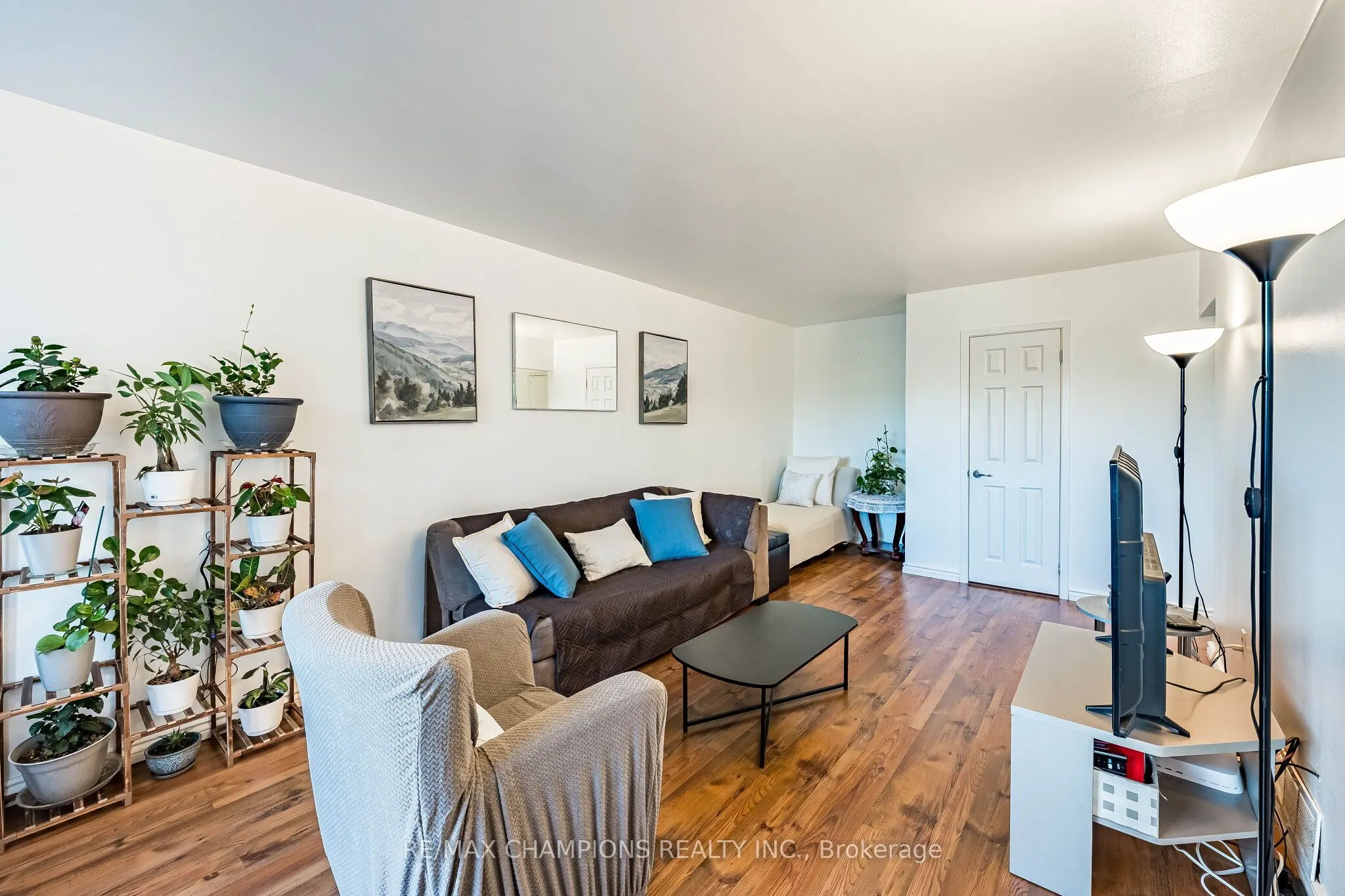 925 Bayly Street #17