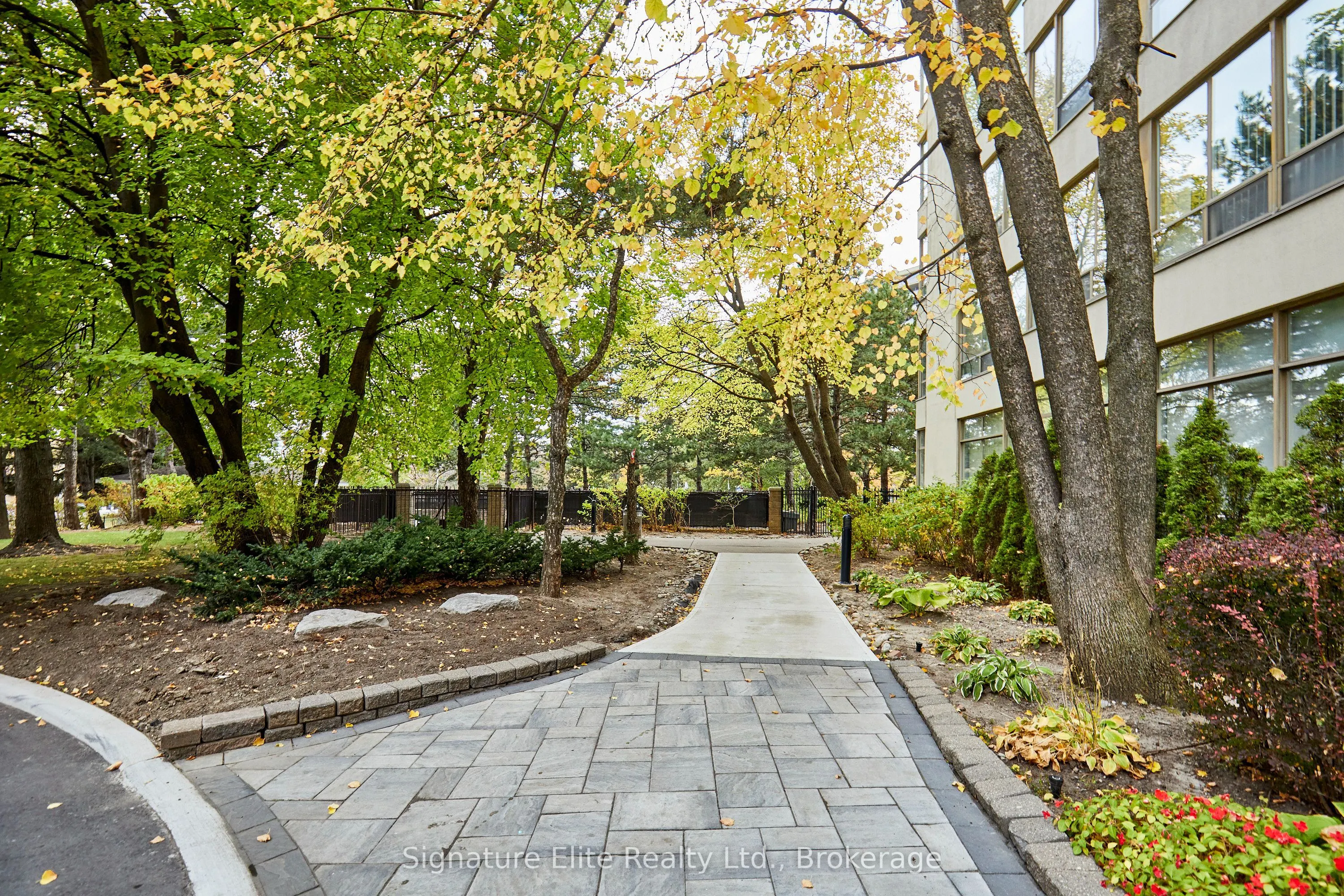 5 Greystone Walk Drive #1801