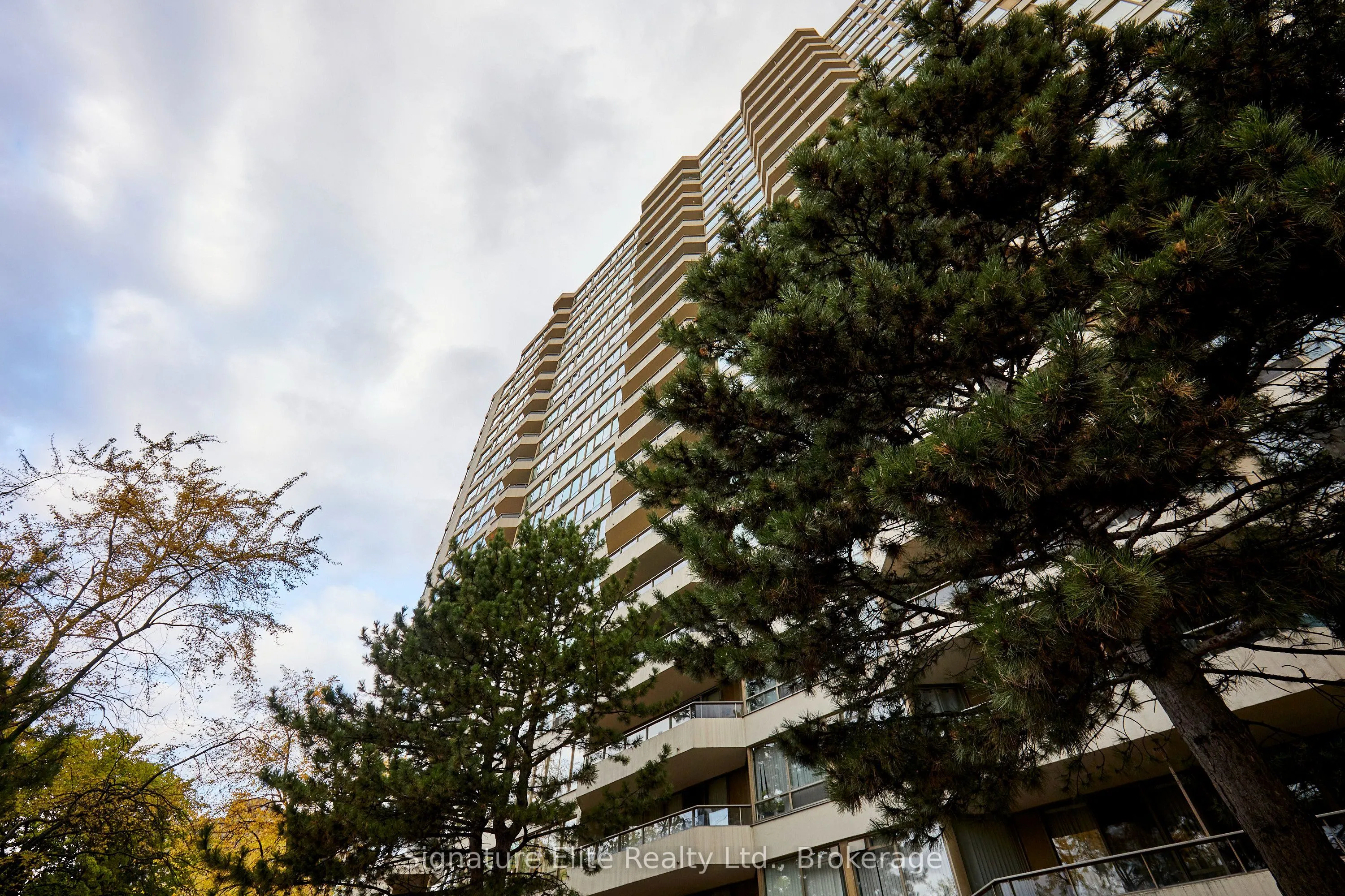 5 Greystone Walk Drive #1801