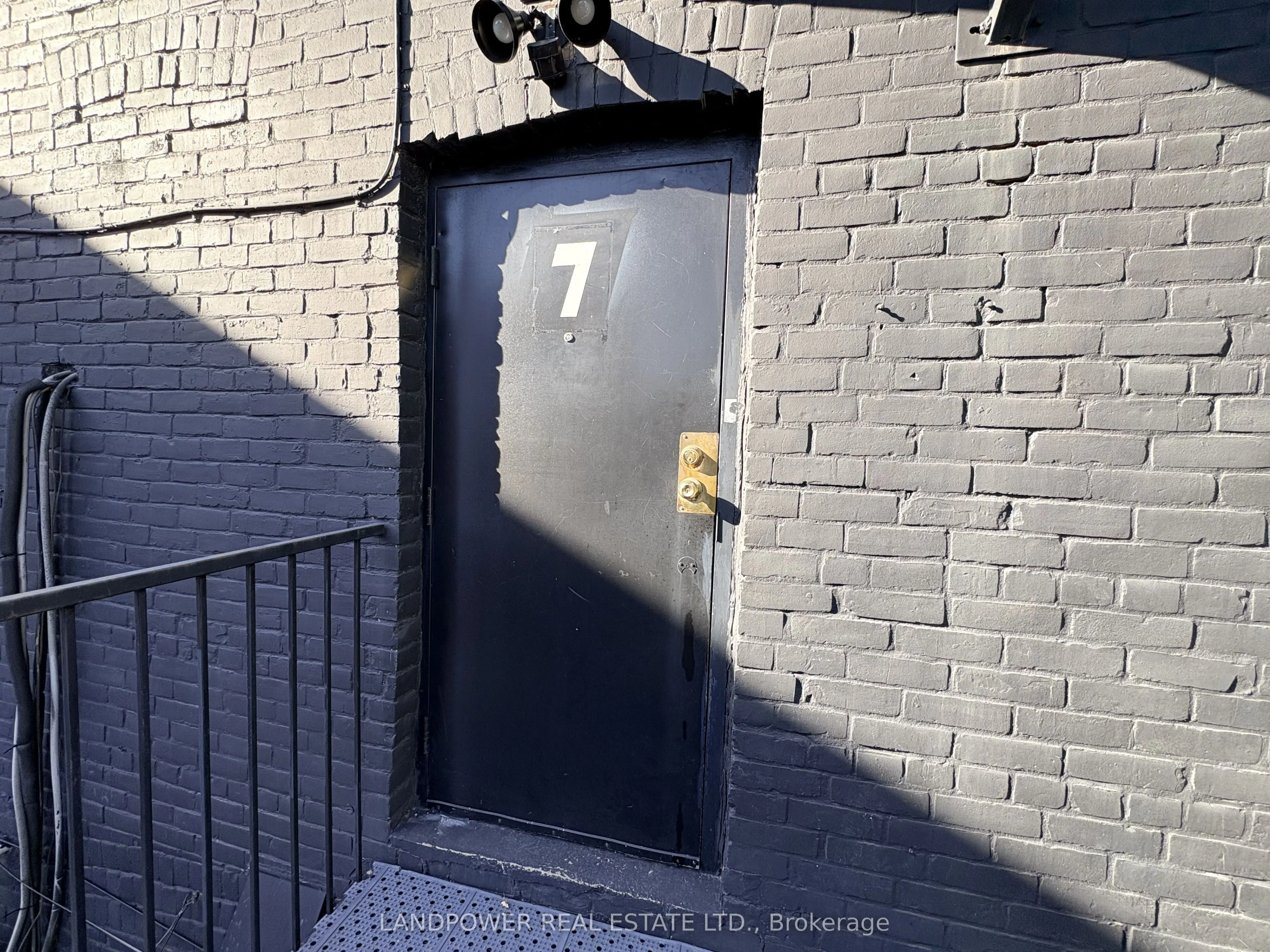373 Broadview Avenue #7