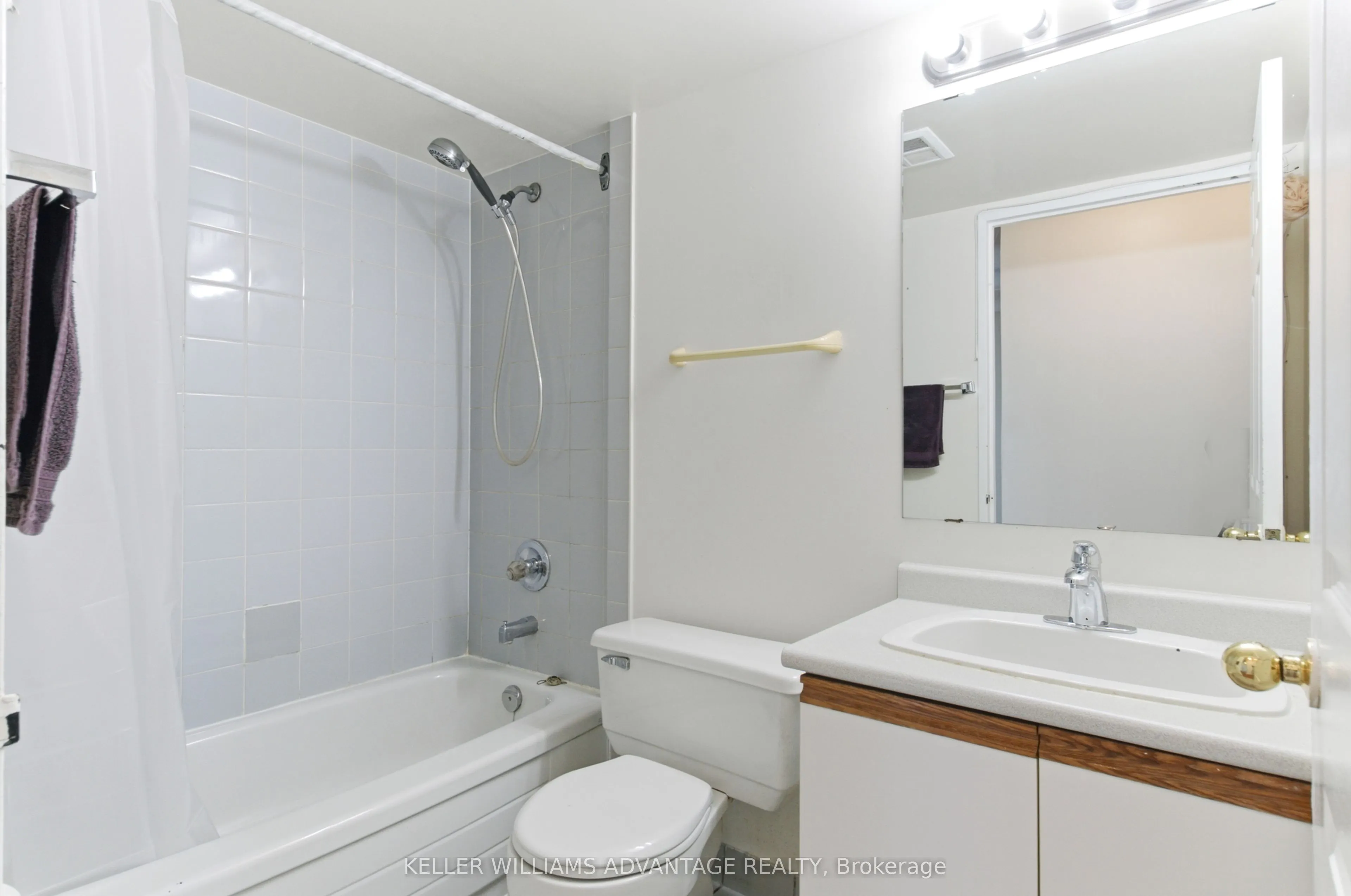 3231 Eglinton Avenue E #1006