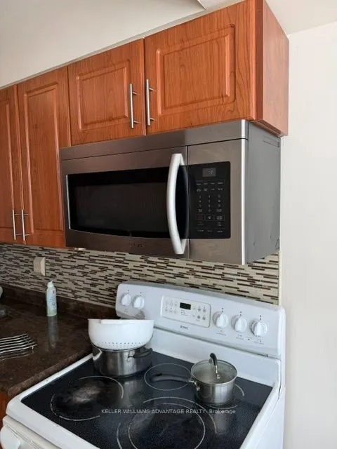 3231 Eglinton Avenue E #1006