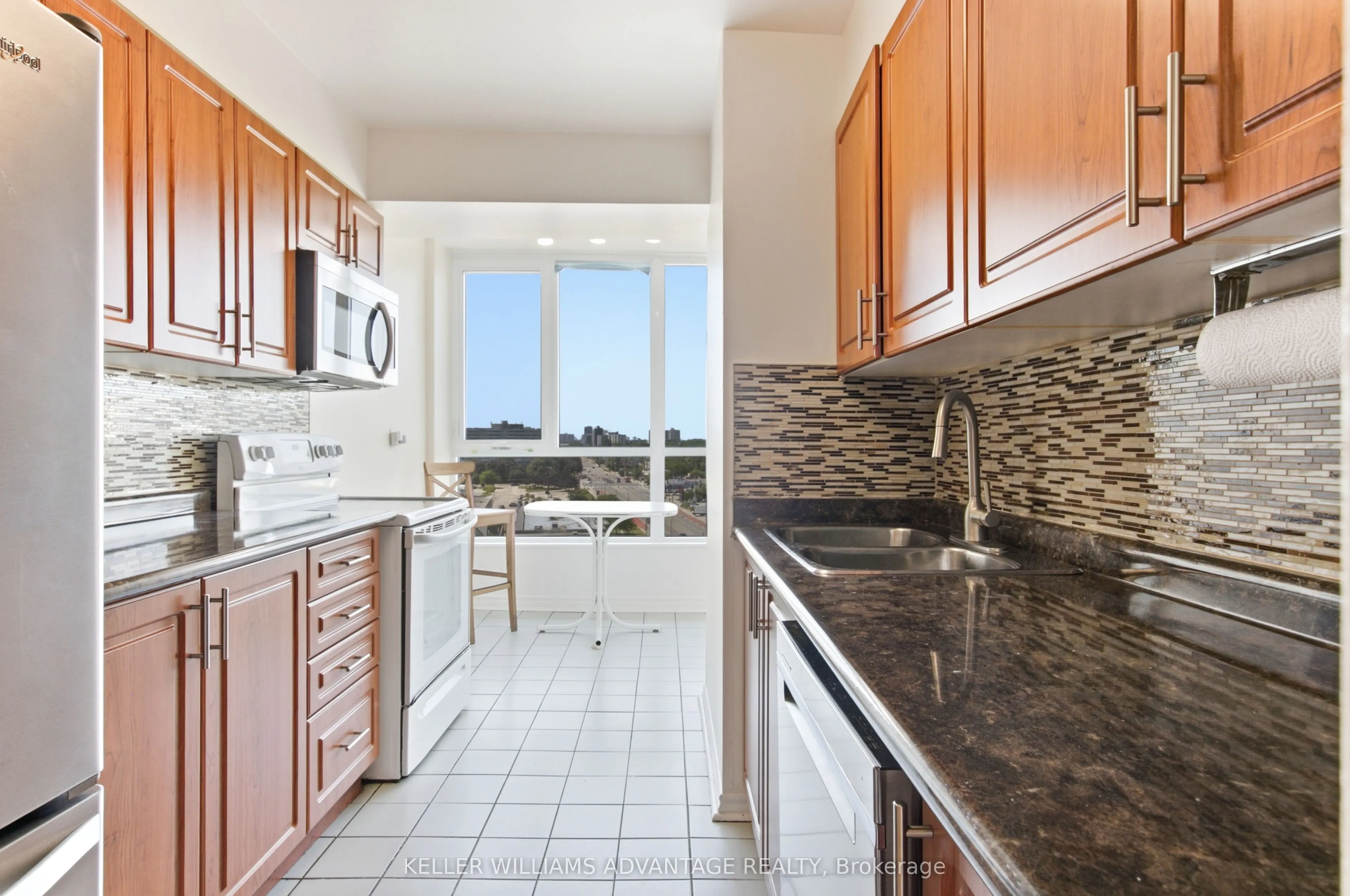3231 Eglinton Avenue E #1006