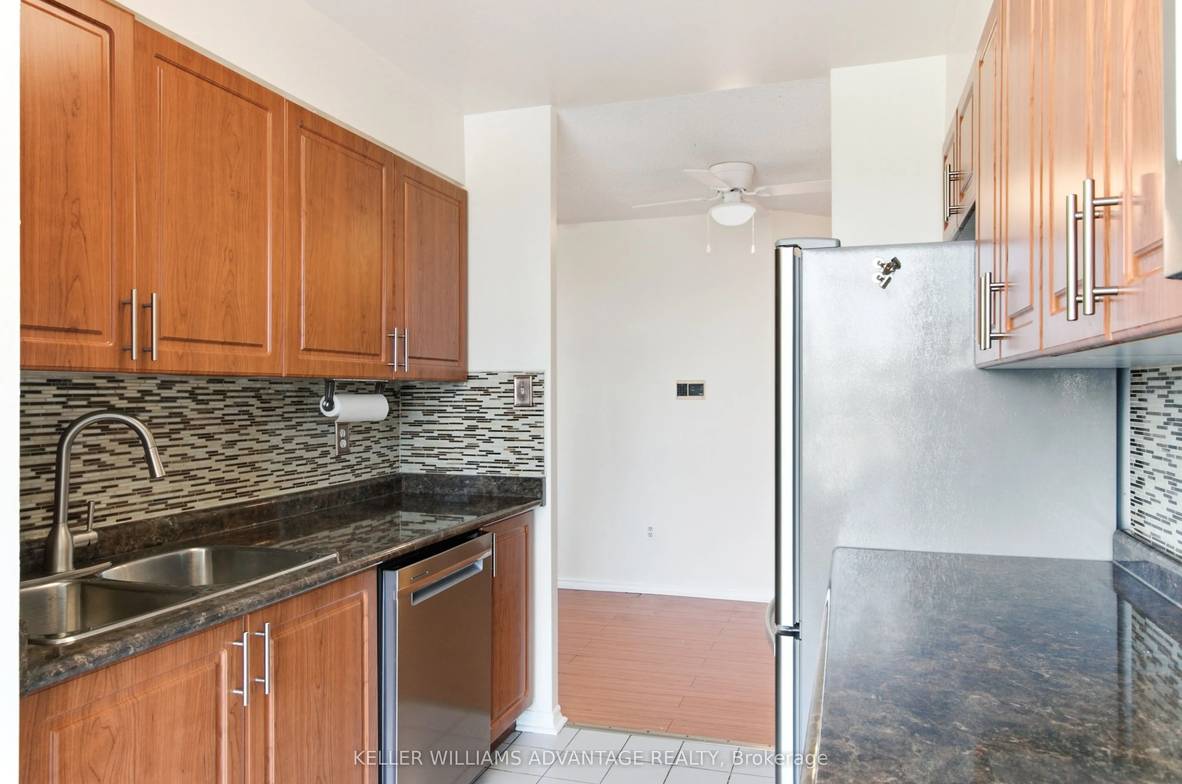 3231 Eglinton Avenue E #1006