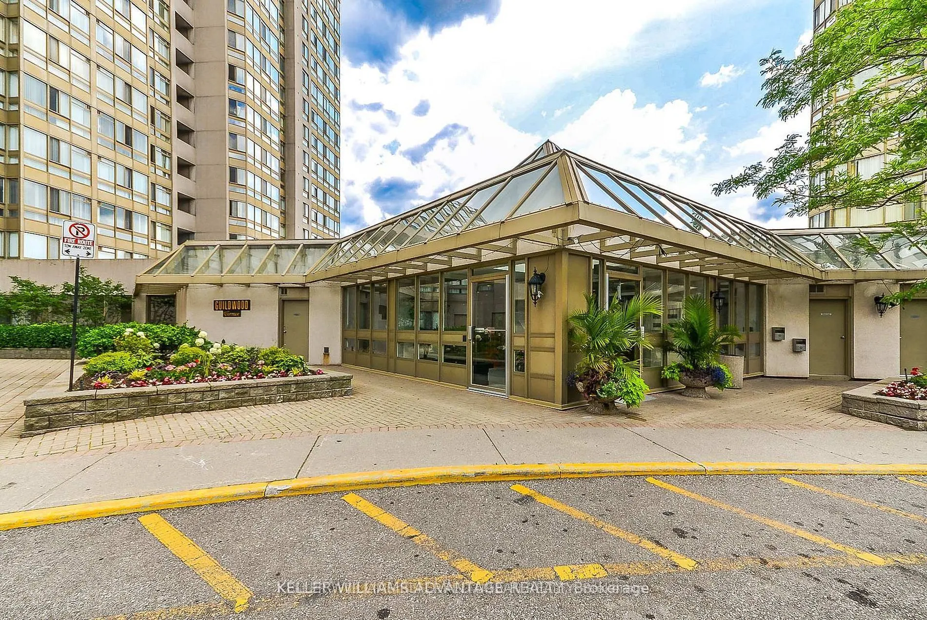 3231 Eglinton Avenue E #1006