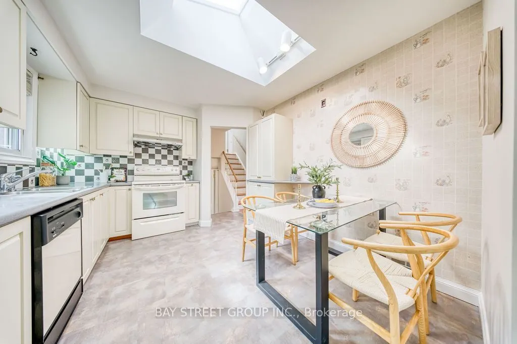 936 Scarborough Golf Clu Road