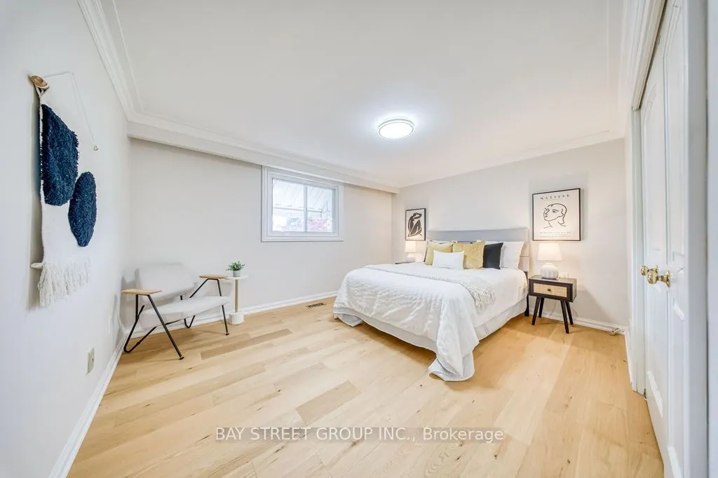936 Scarborough Golf Clu Road