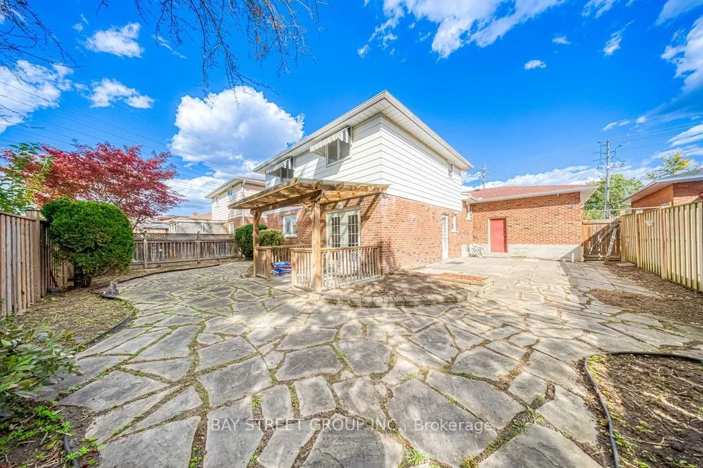936 Scarborough Golf Clu Road