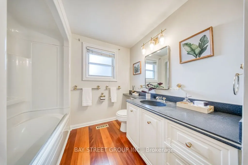 936 Scarborough Golf Clu Road