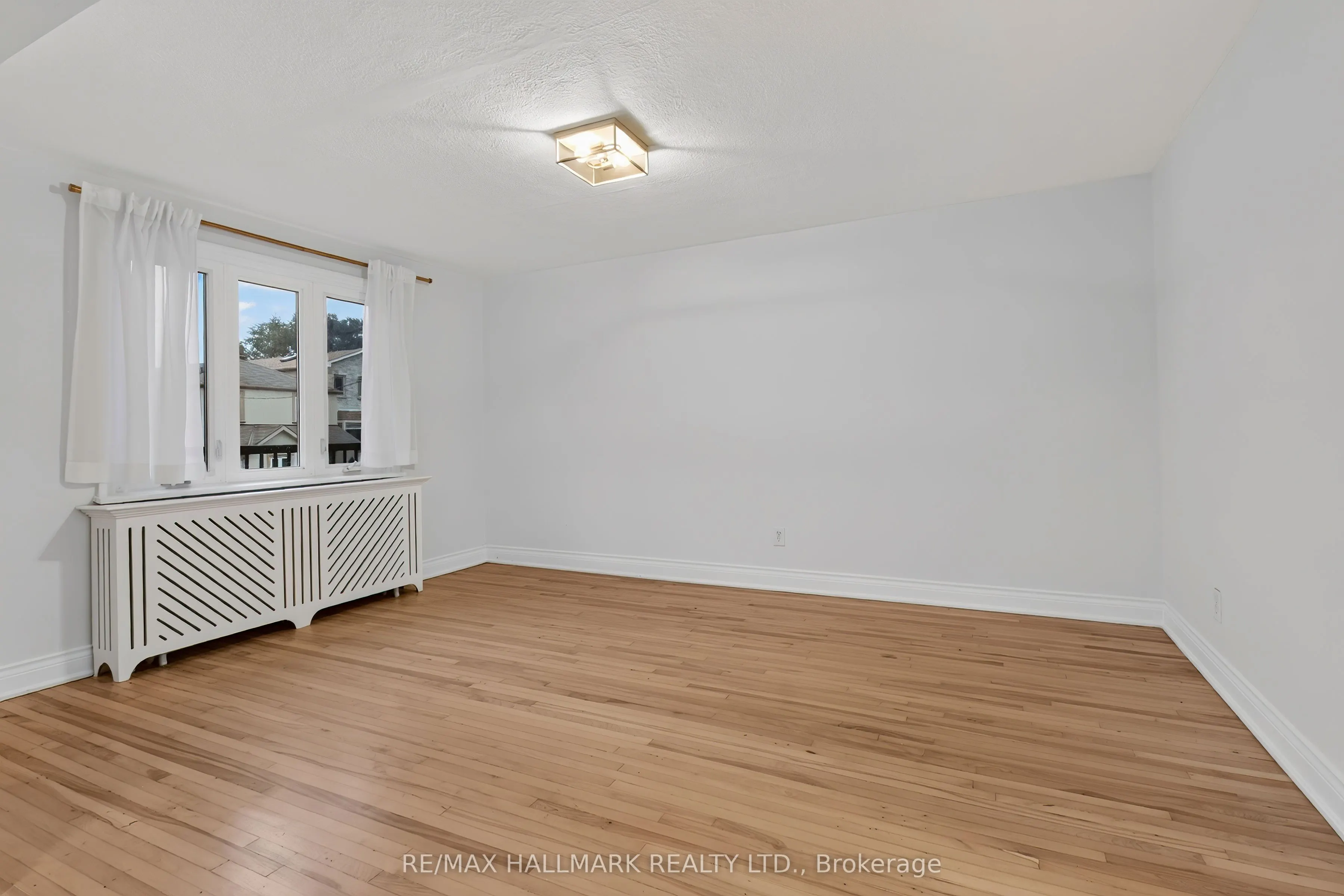 27 Bexhill Upper Avenue