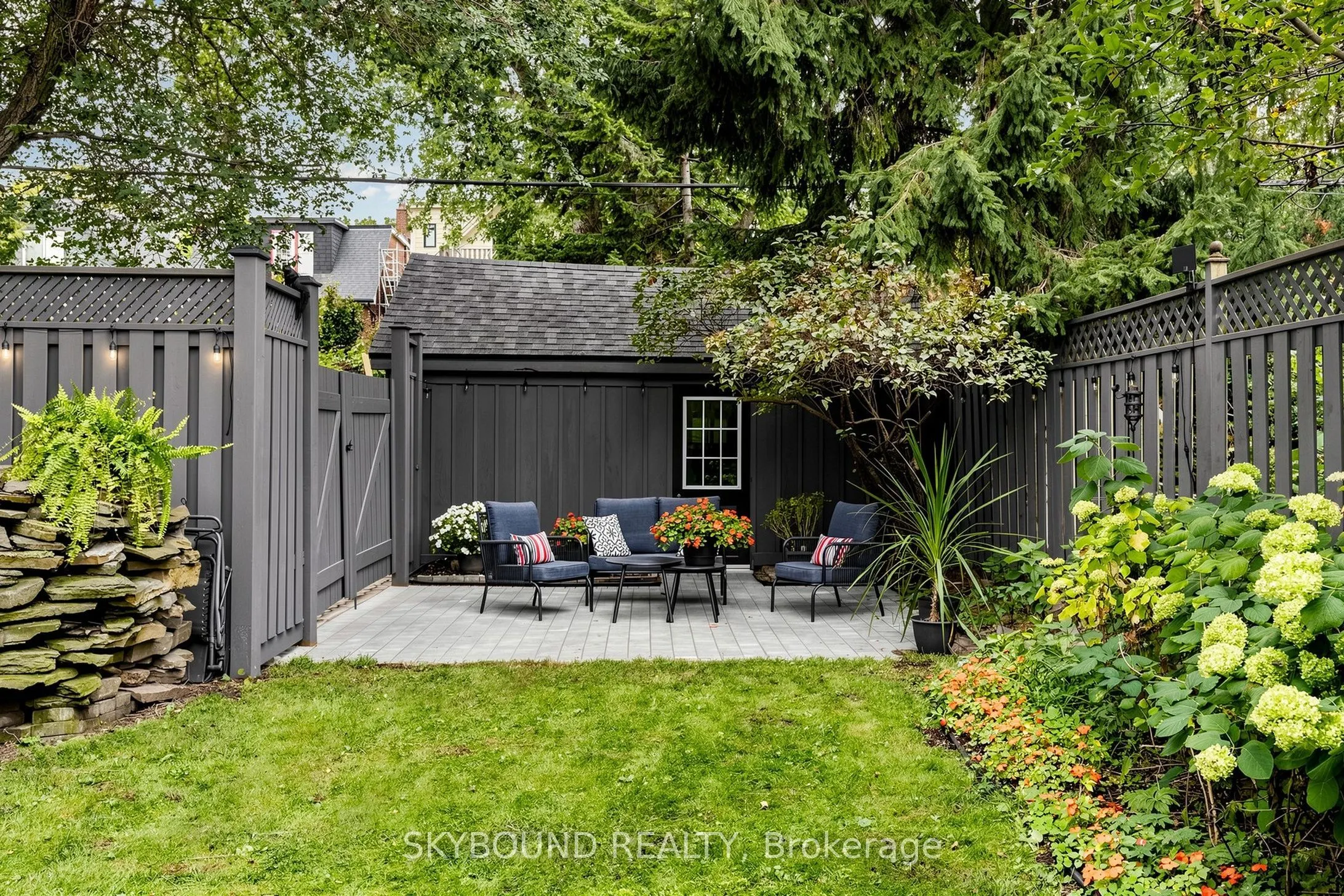 156 Hampton Avenue