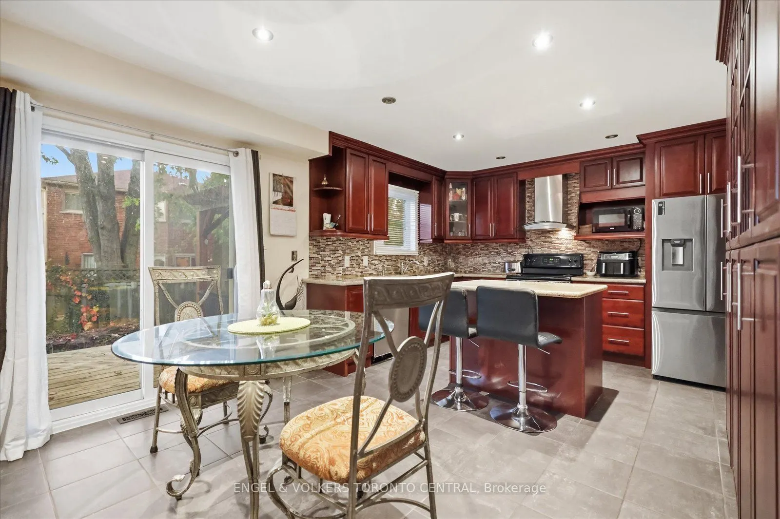 14 Hillman Drive