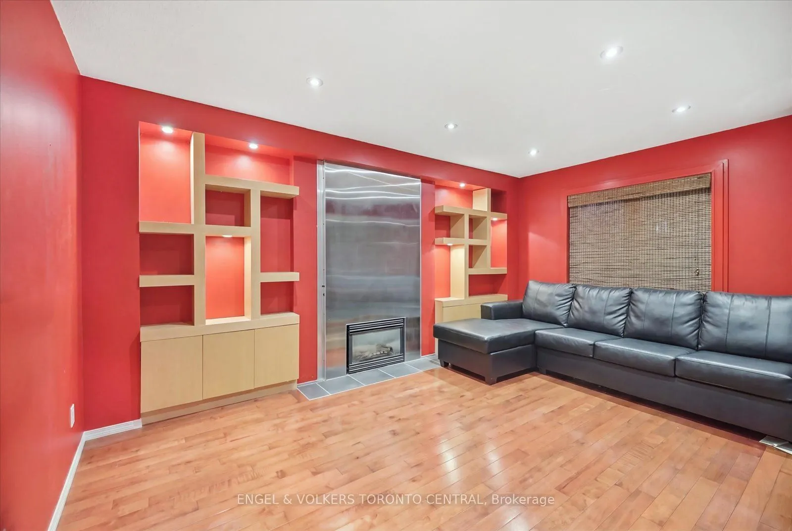 14 Hillman Drive
