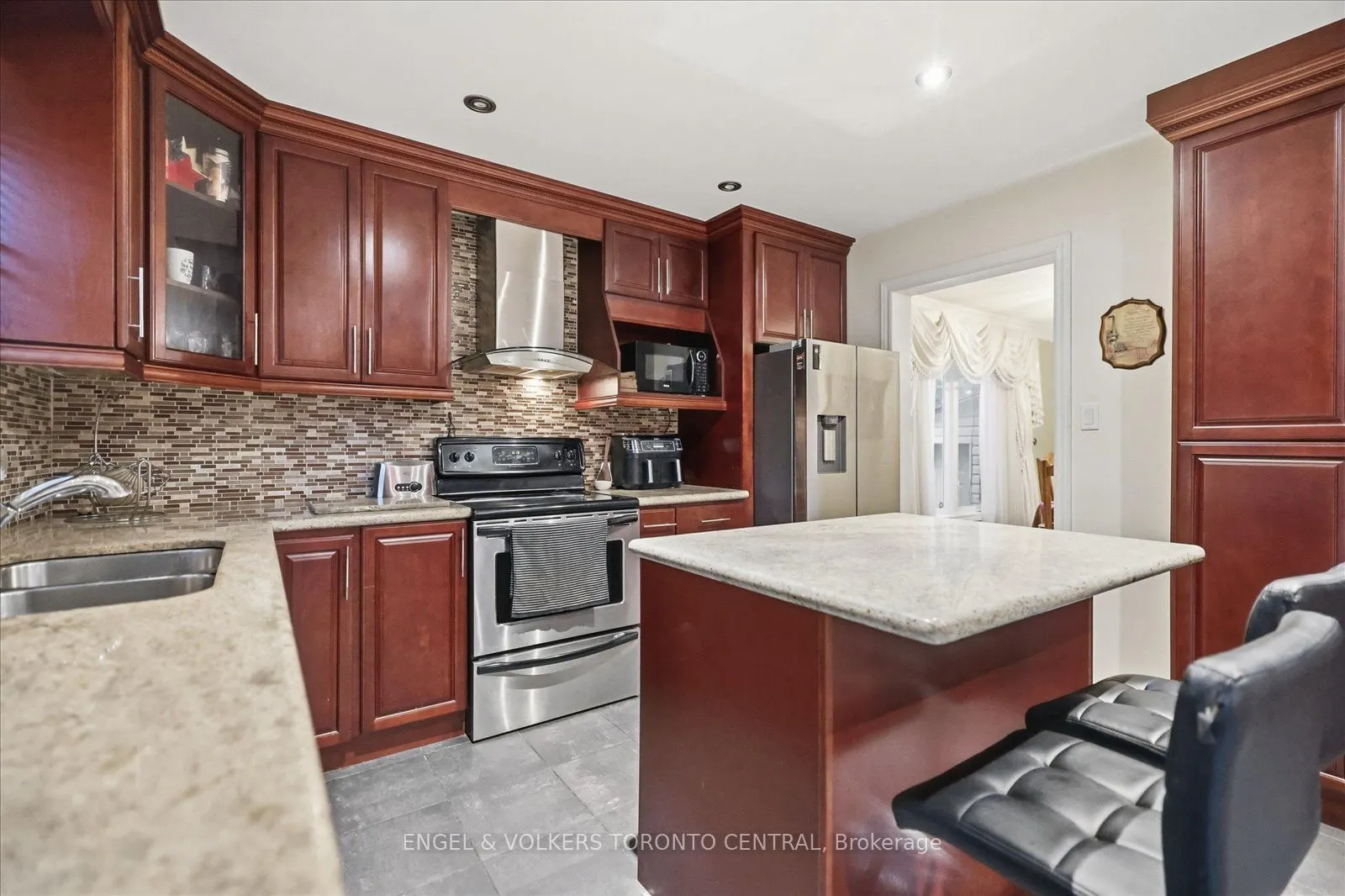 14 Hillman Drive