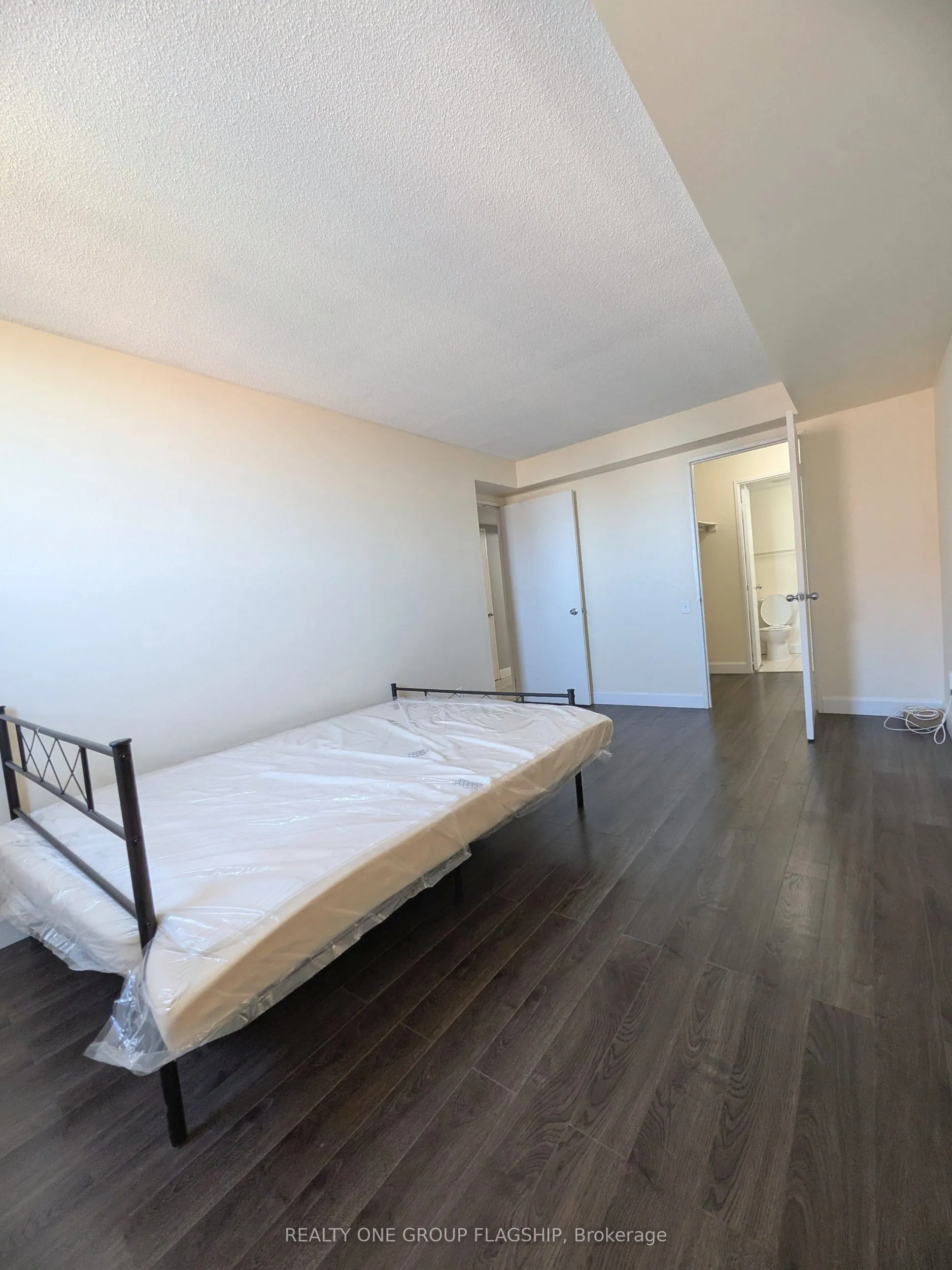 2460 Eglinton Avenue E #1010