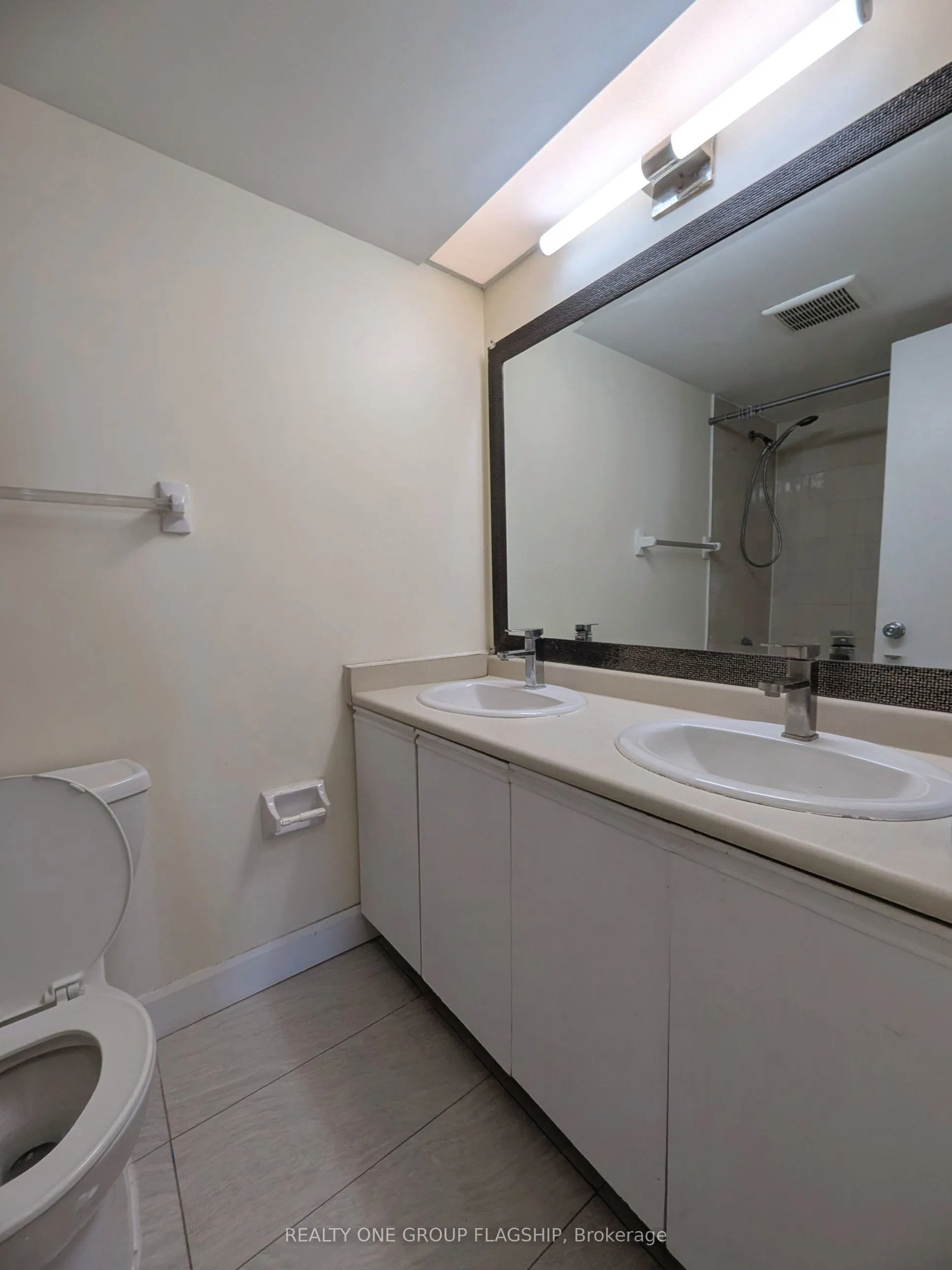 2460 Eglinton Avenue E #1010