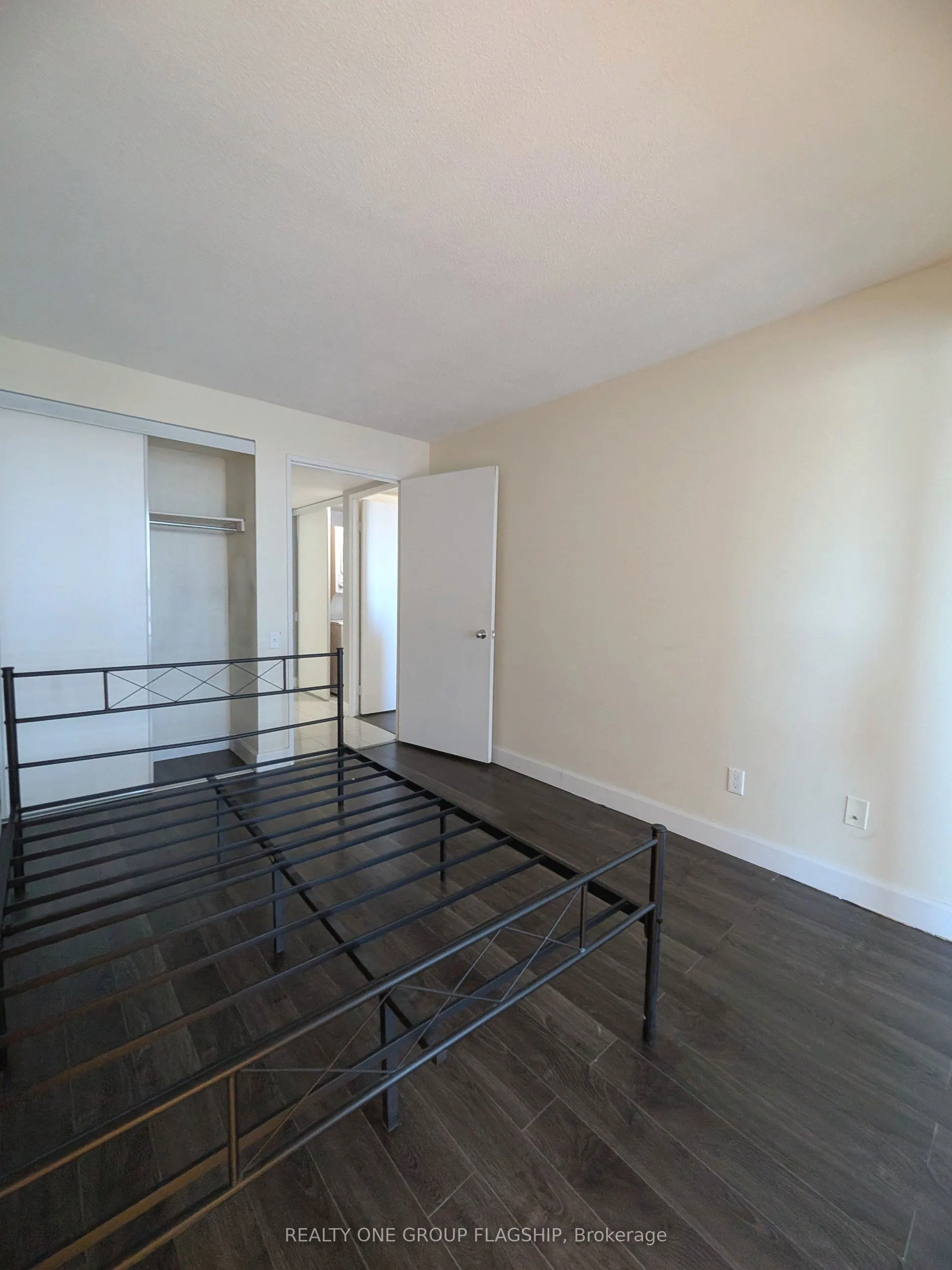 2460 Eglinton Avenue E #1010