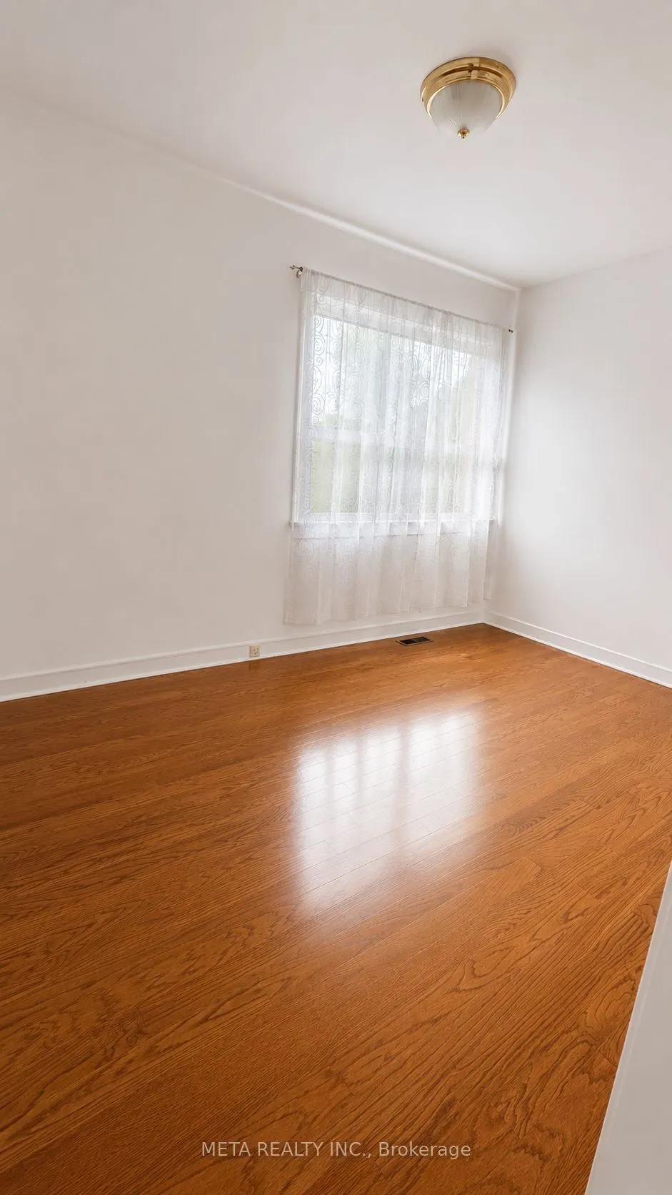 540 Mccowan Road #Main Floor