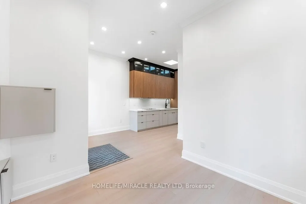 22 Rossander Court #Garden suite