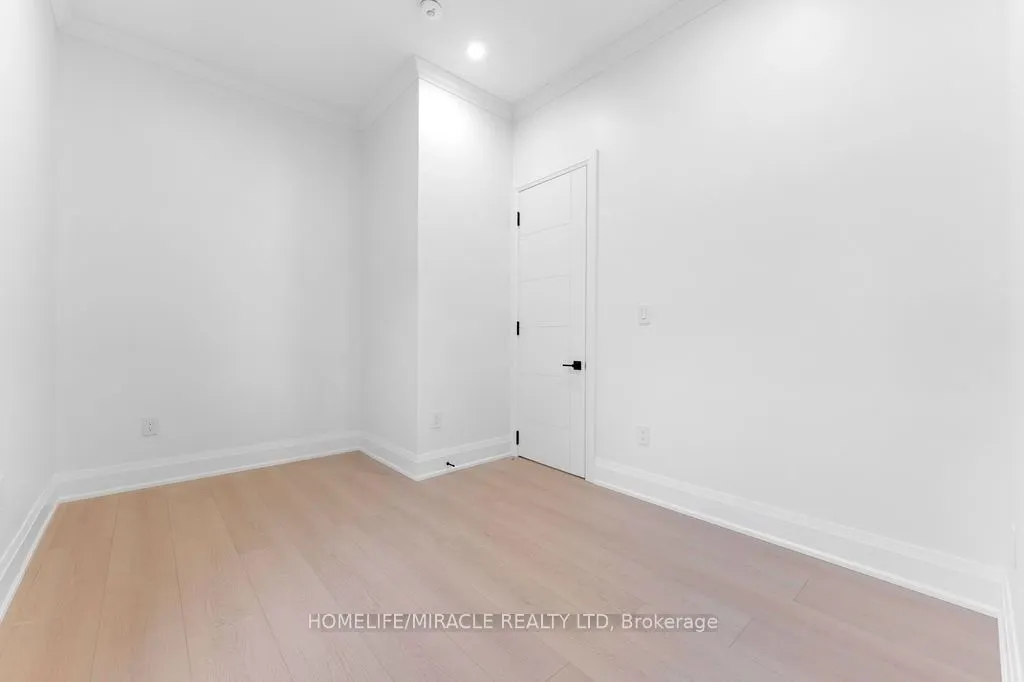 22 Rossander Court #Garden suite