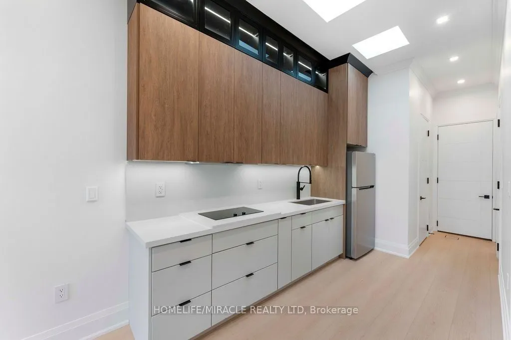 22 Rossander Court #Garden suite