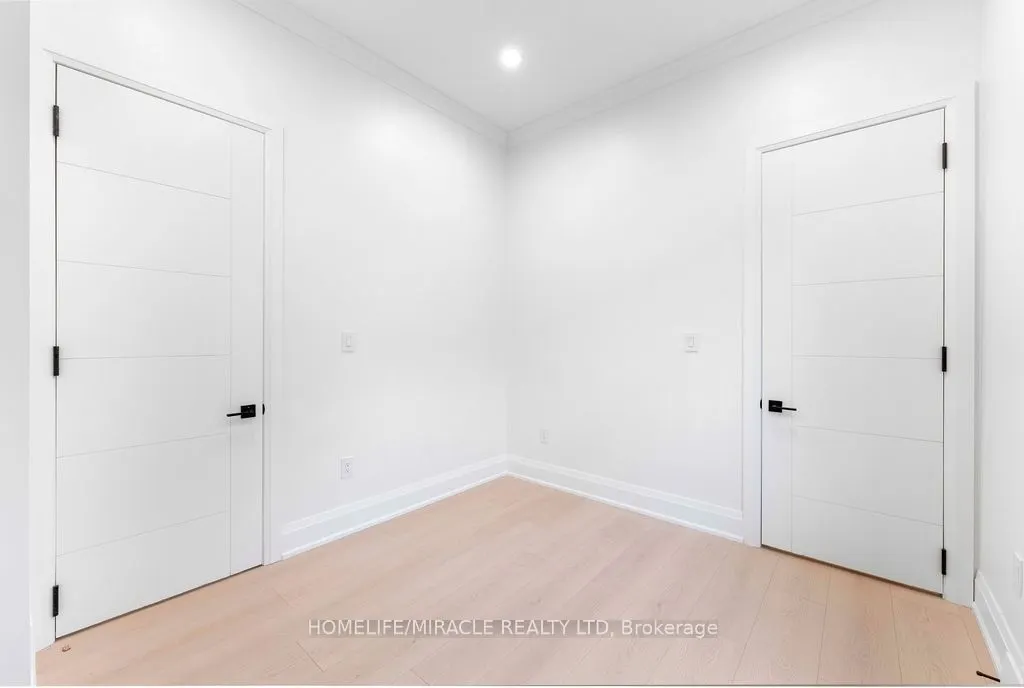 22 Rossander Court #Garden suite