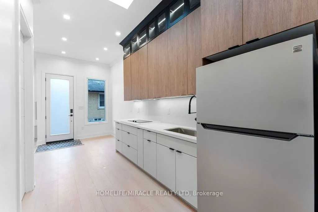22 Rossander Court #Garden suite