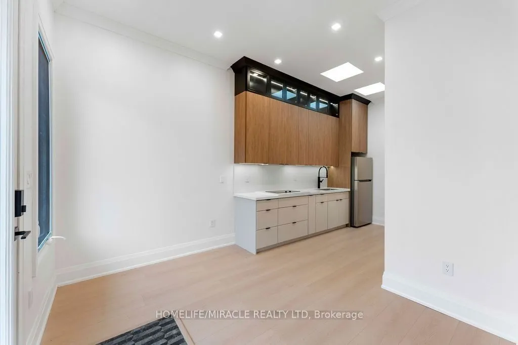 22 Rossander Court #Garden suite