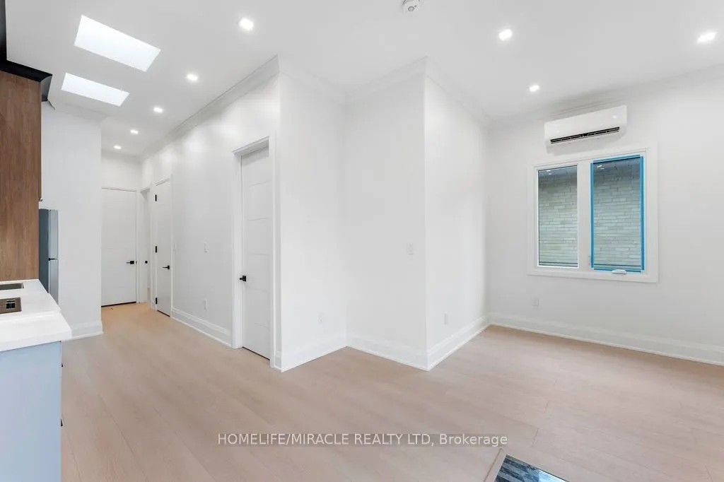 22 Rossander Court #Garden suite