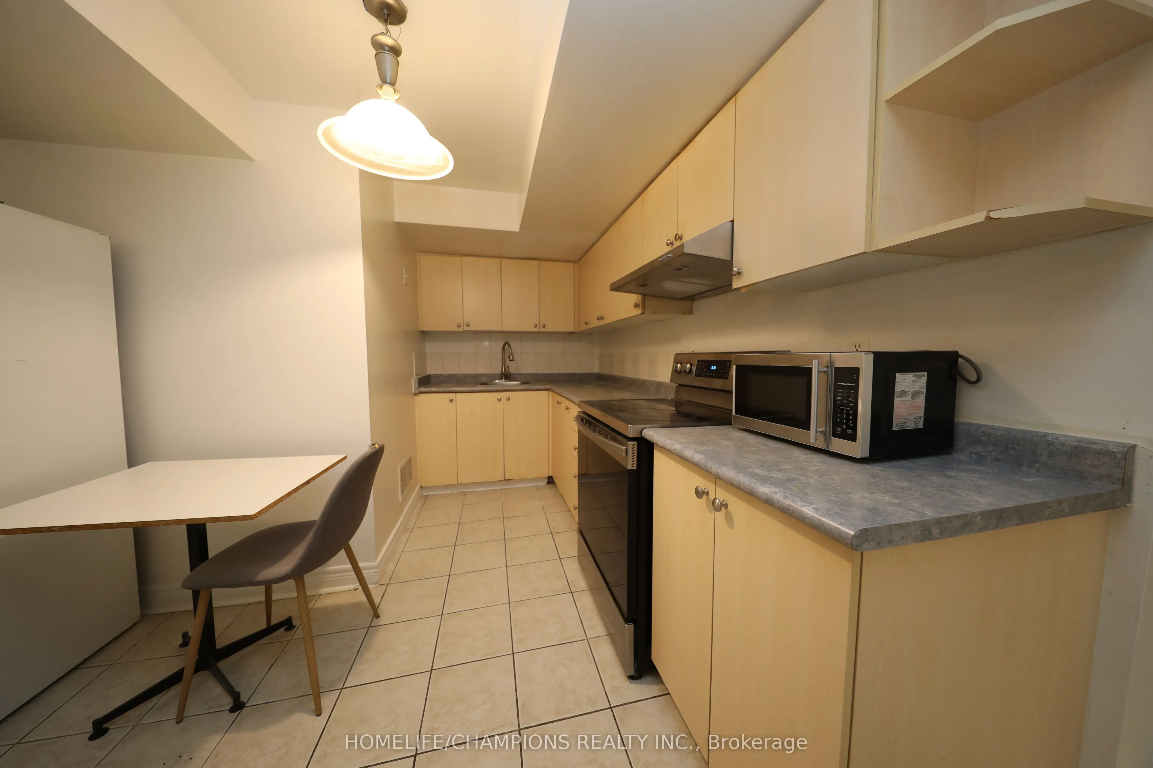 38 Bobolink Avenue