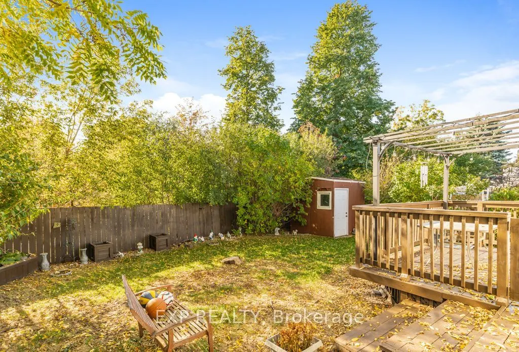 64 Burden Crescent #Main / Upper
