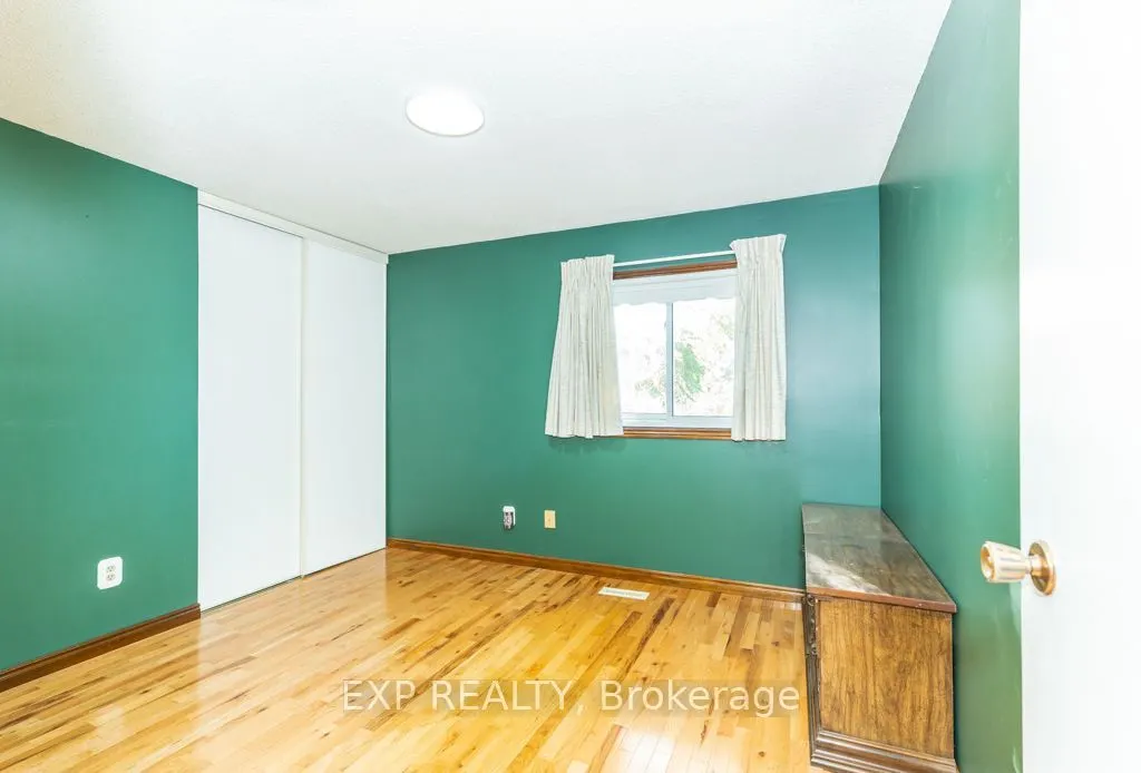 64 Burden Crescent #Main / Upper