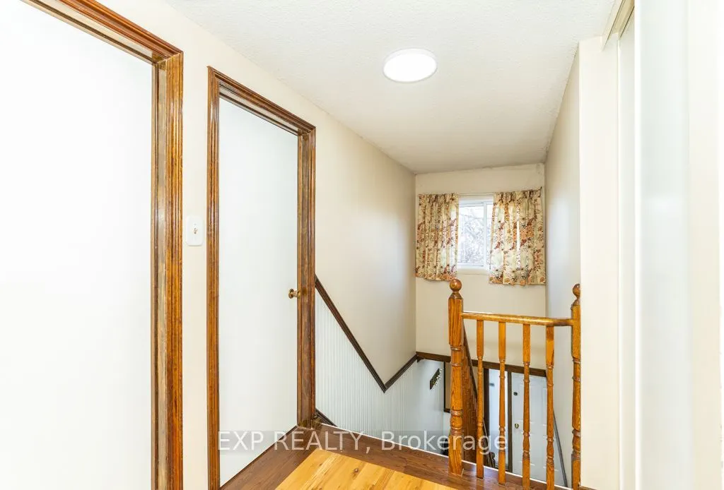 64 Burden Crescent #Main / Upper
