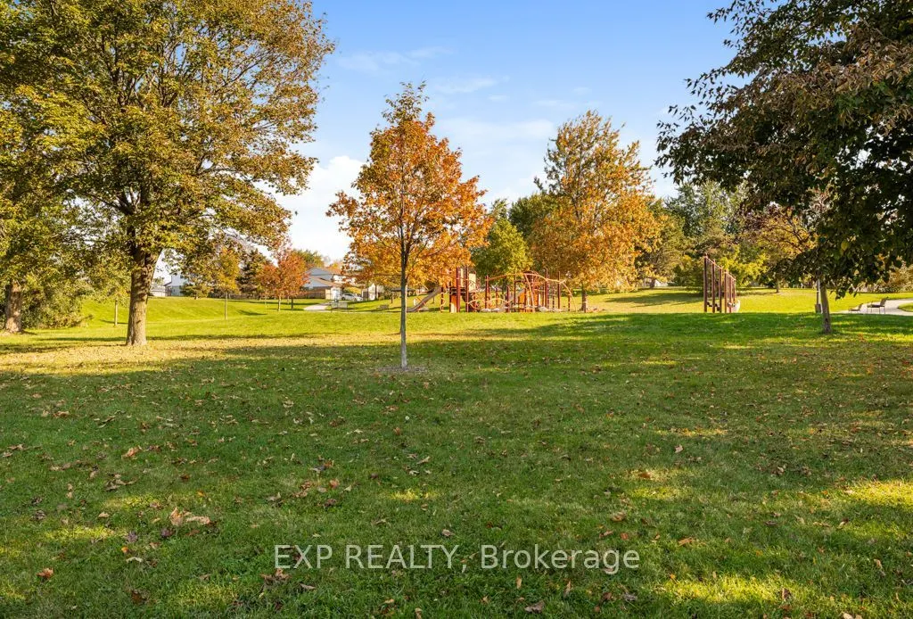 64 Burden Crescent #Main / Upper