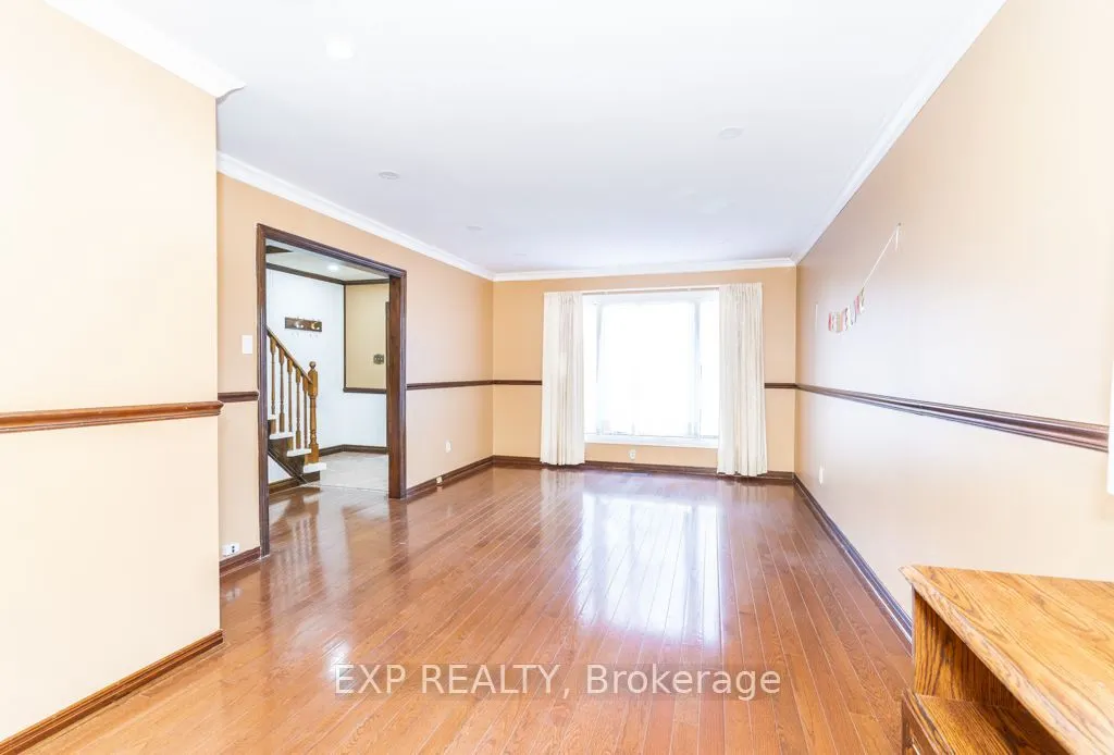 64 Burden Crescent #Main / Upper
