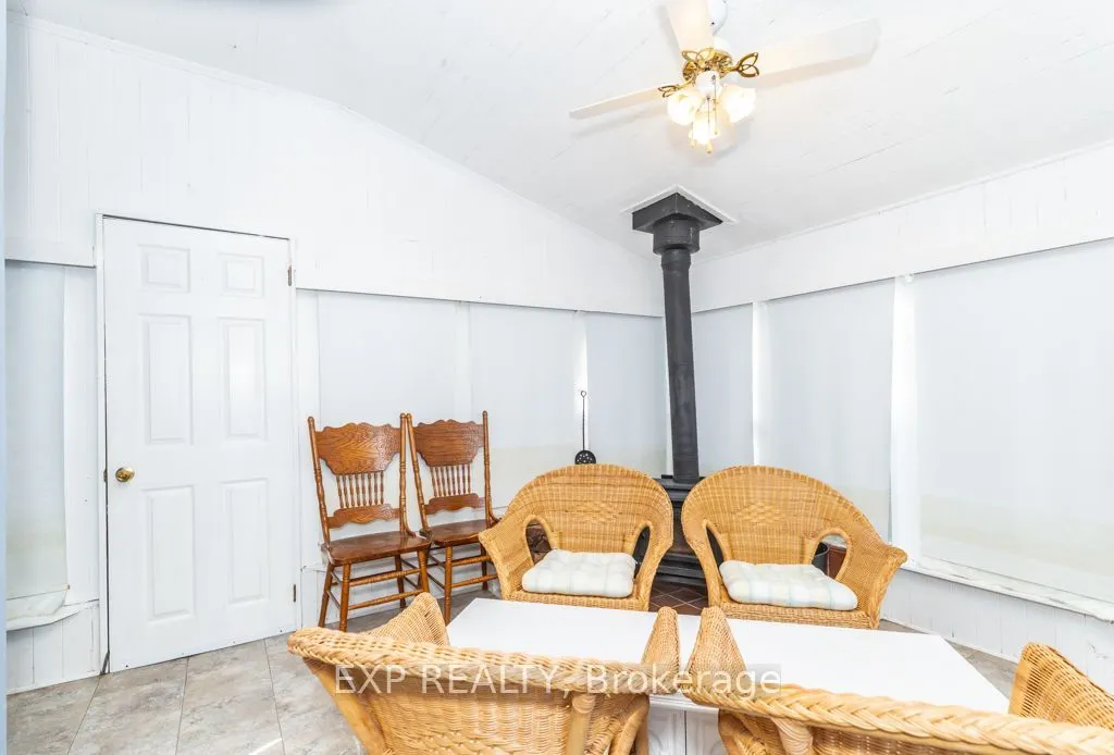 64 Burden Crescent #Main / Upper