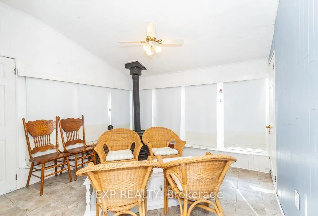 64 Burden Crescent #Main / Upper