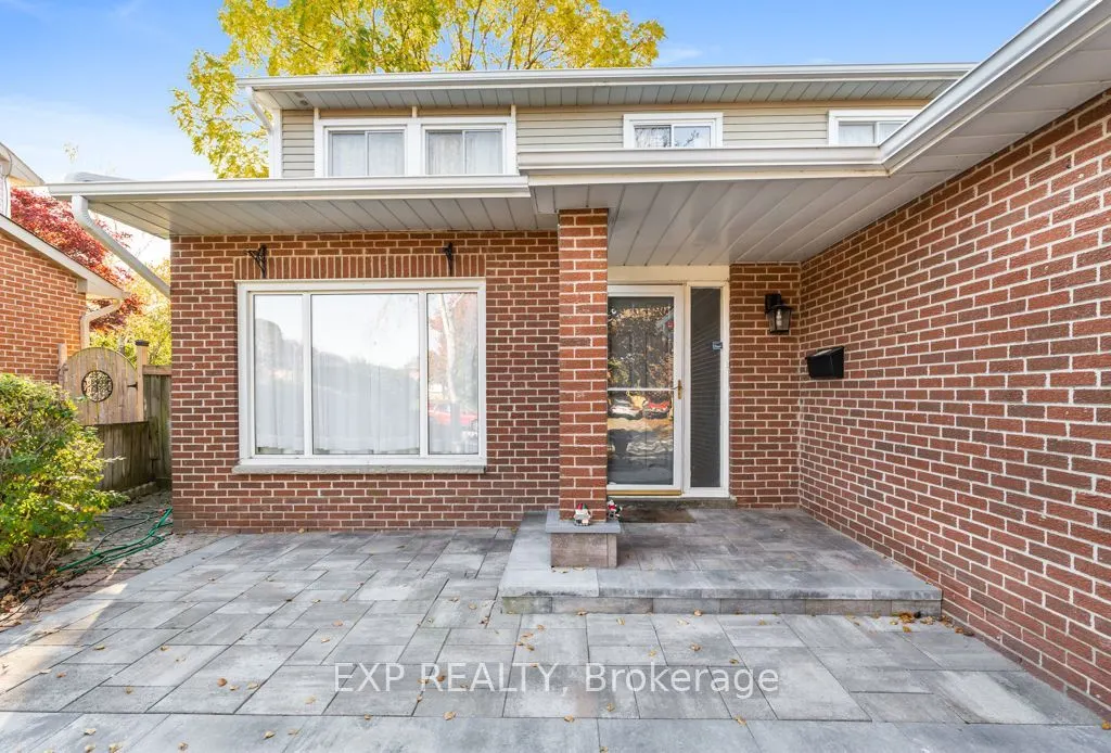 64 Burden Crescent #Main / Upper