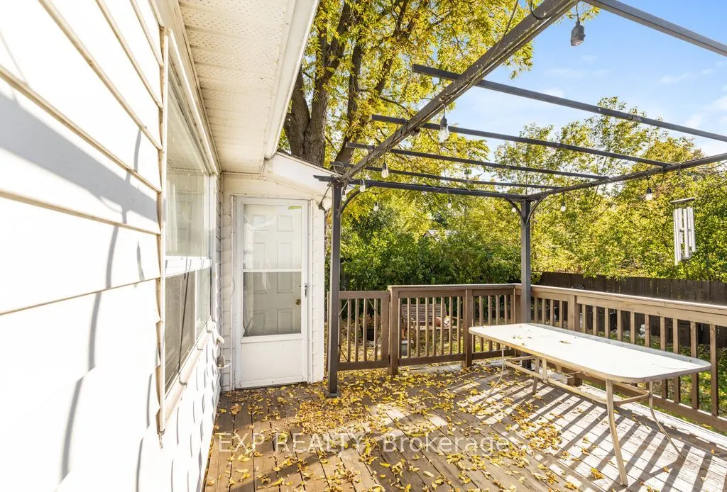 64 Burden Crescent #Main / Upper