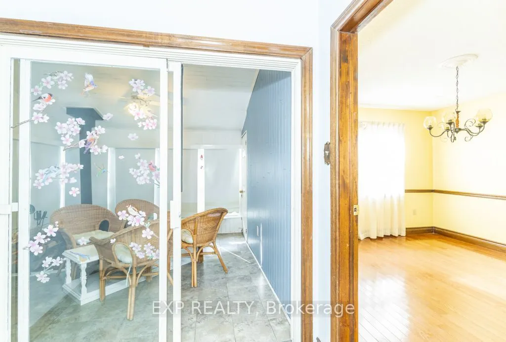 64 Burden Crescent #Main / Upper