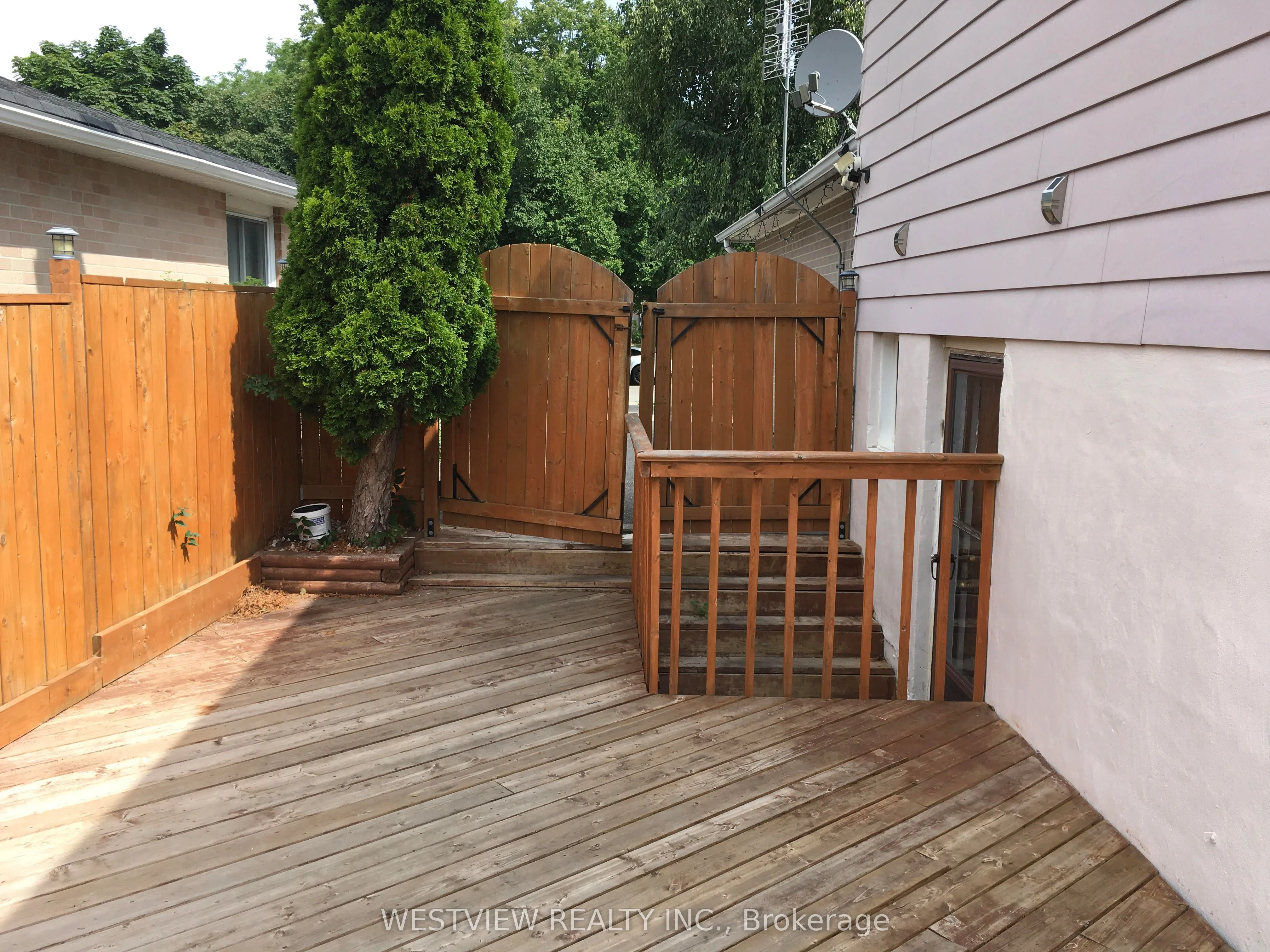 19 Coxworth Crescent