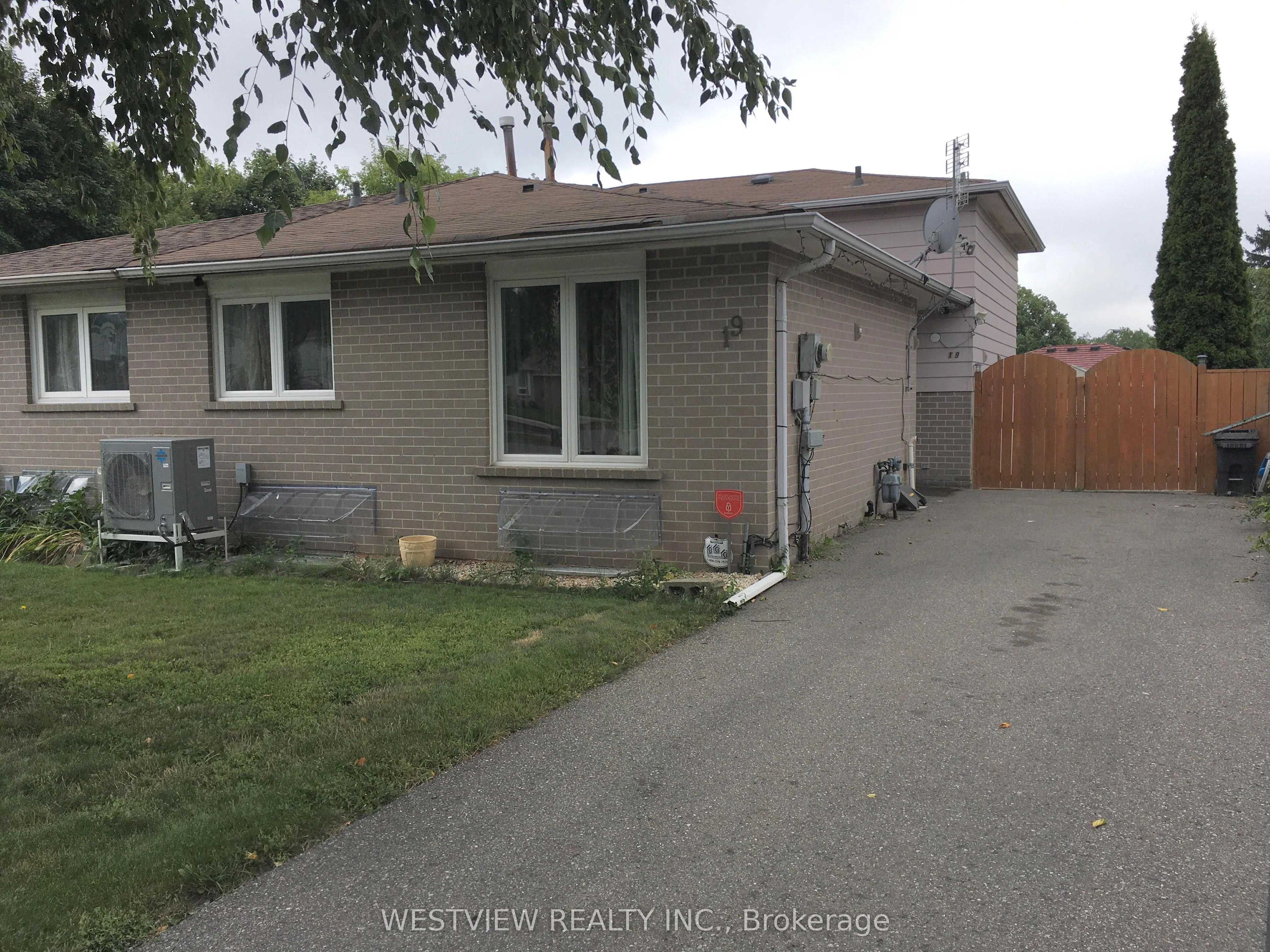 19 Coxworth Crescent