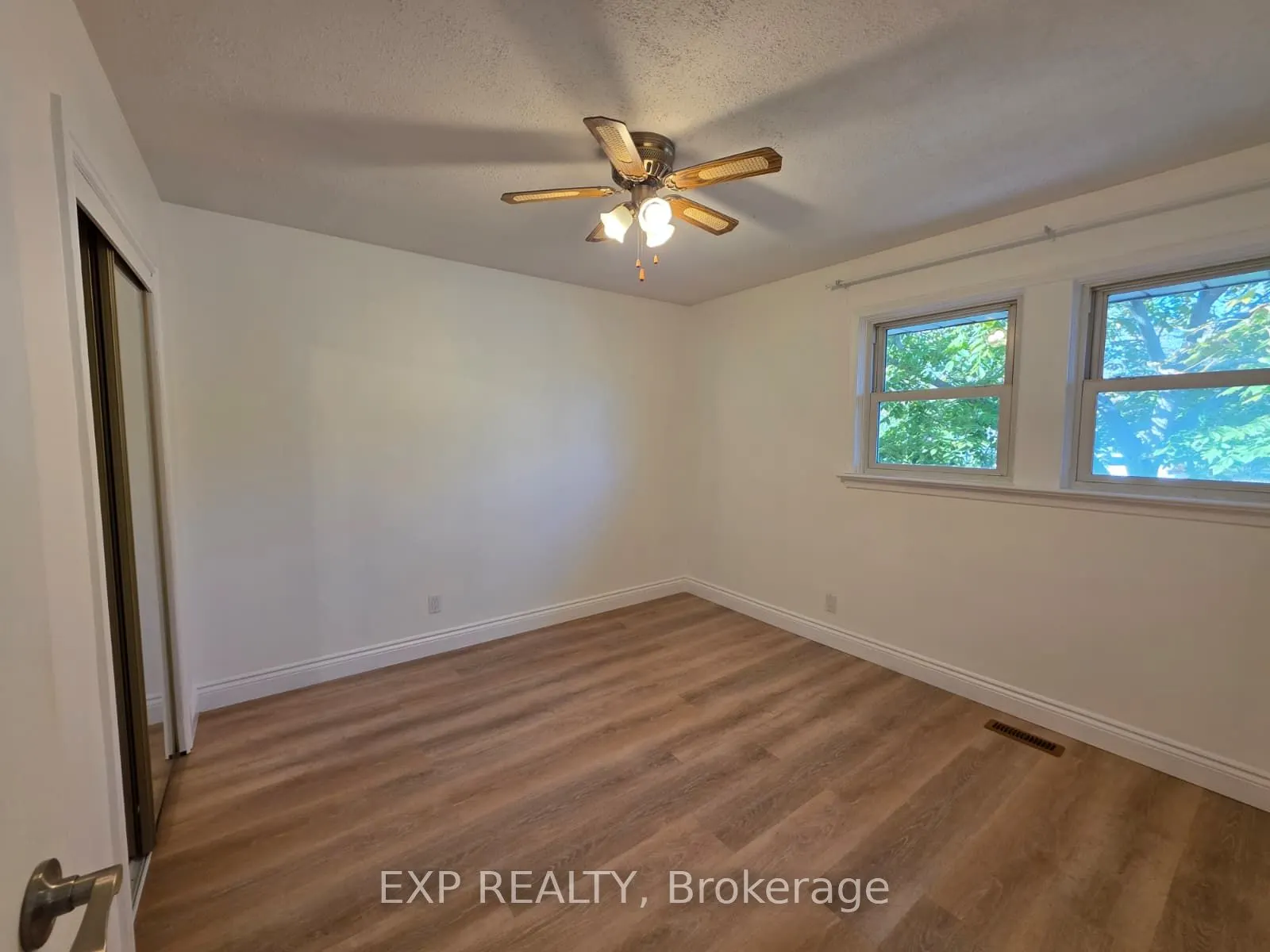 749 King Street W #Main