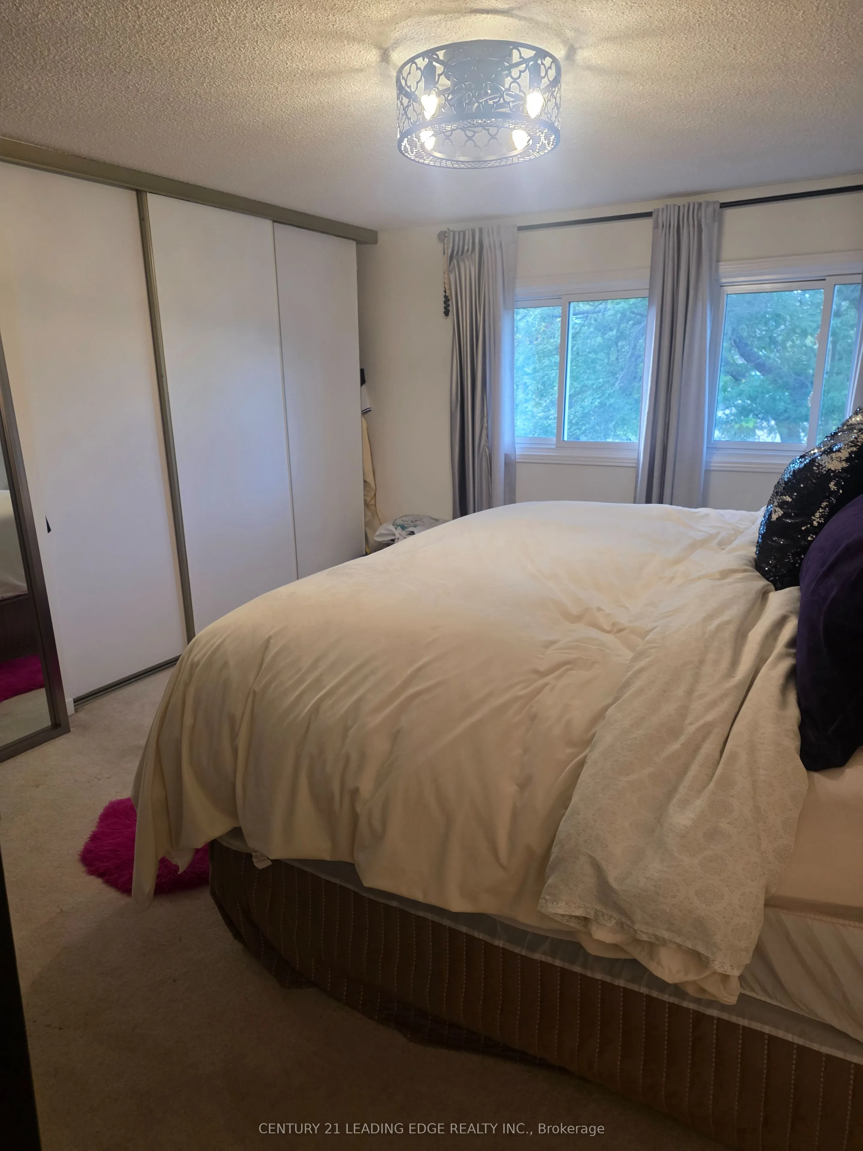 85 Panter Crescent