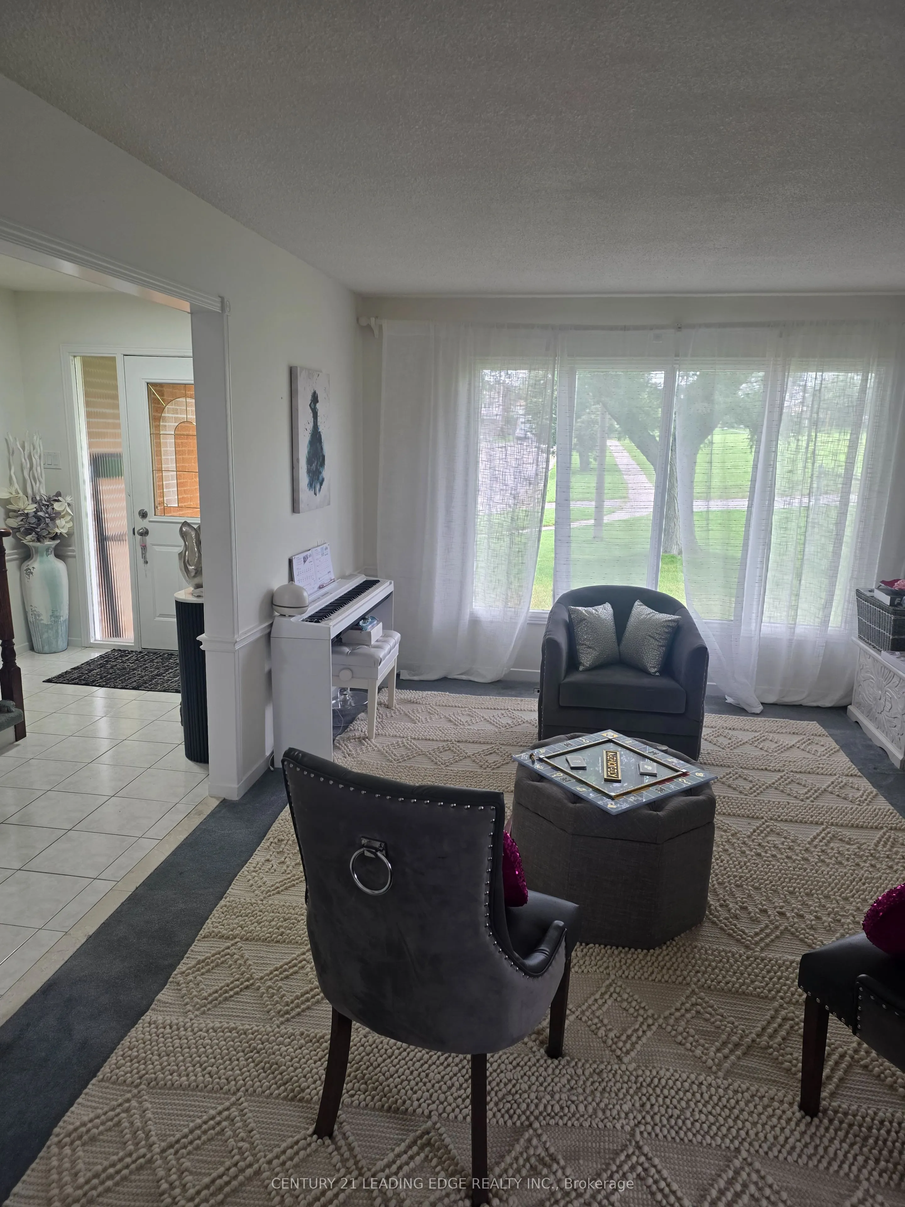 85 Panter Crescent